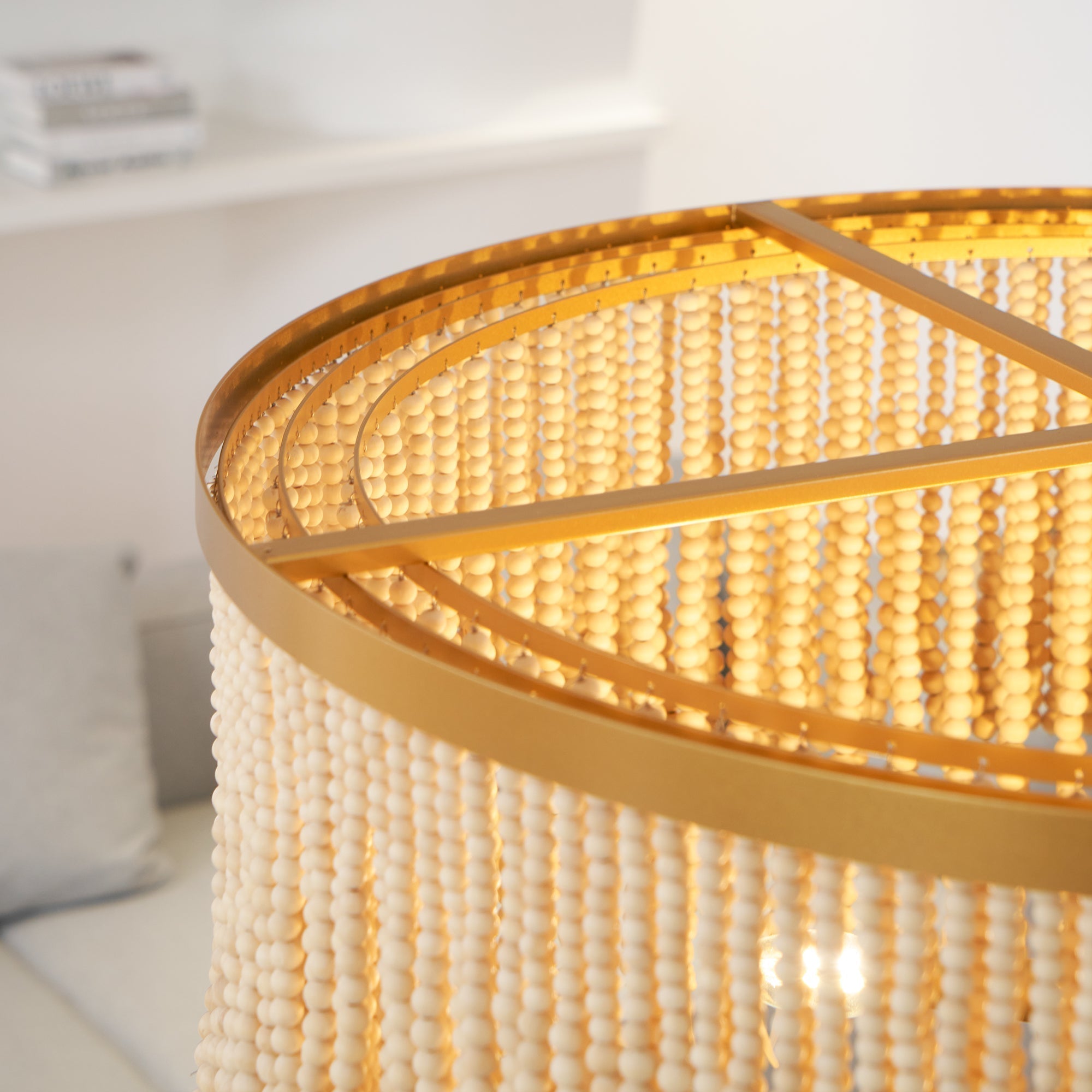 Odette Lustre en Bois et Perles de Noix de Coco