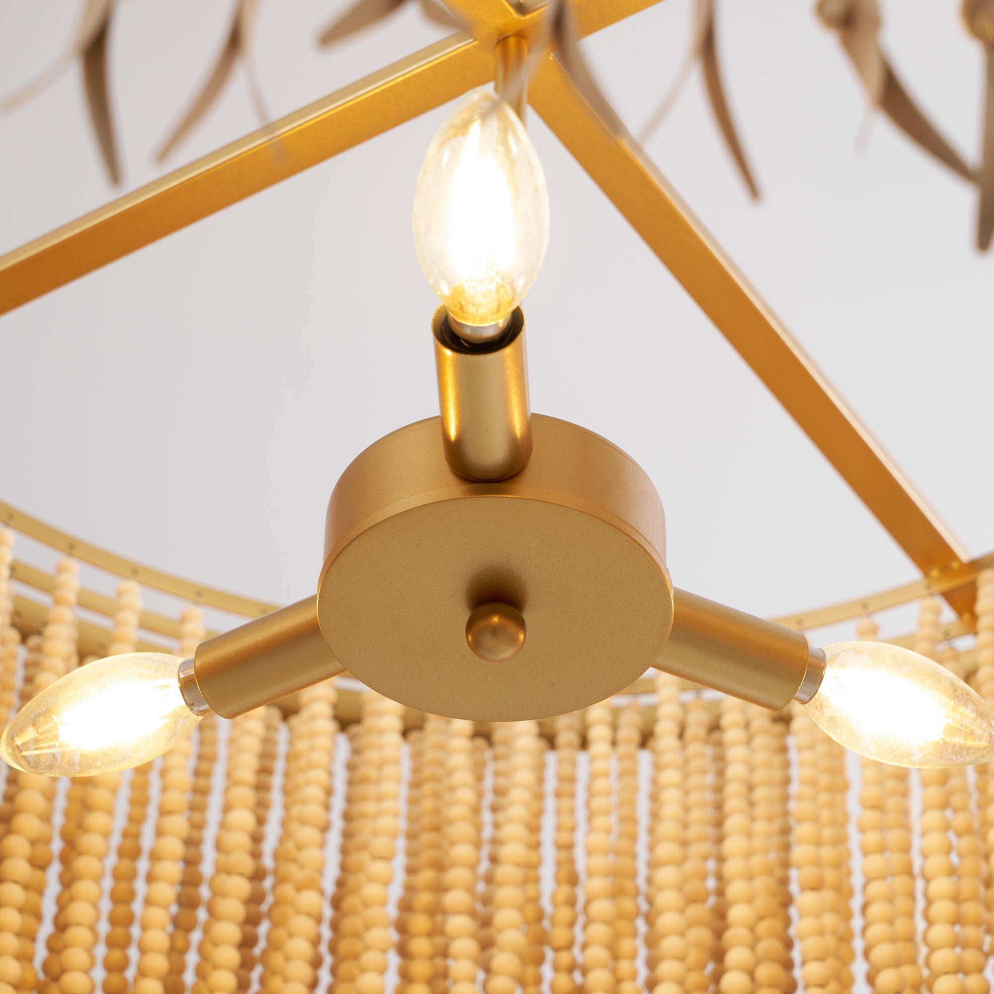 Odette Lustre en Bois et Perles de Noix de Coco