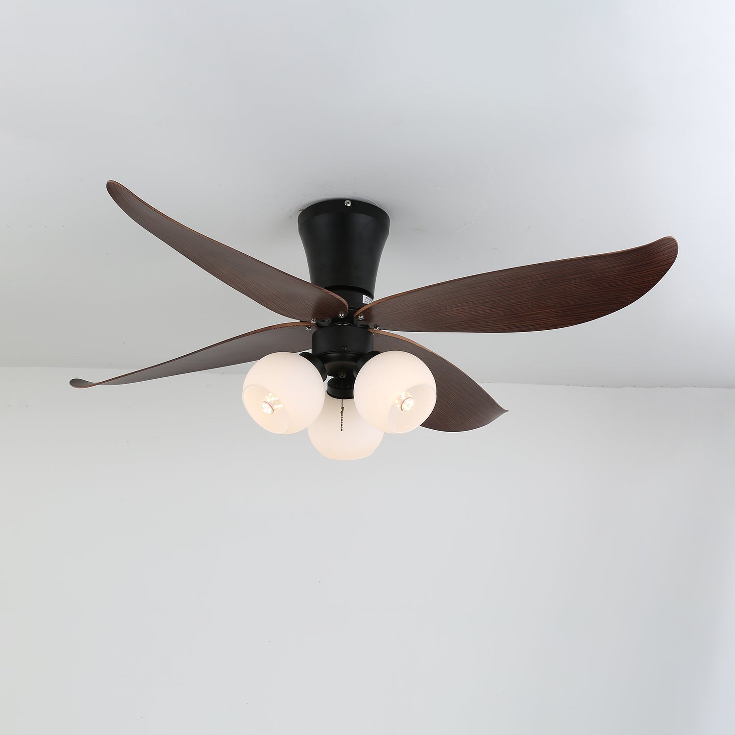 Plafonnier ventilateur Lunair avec option abat-jour en verre ambré
