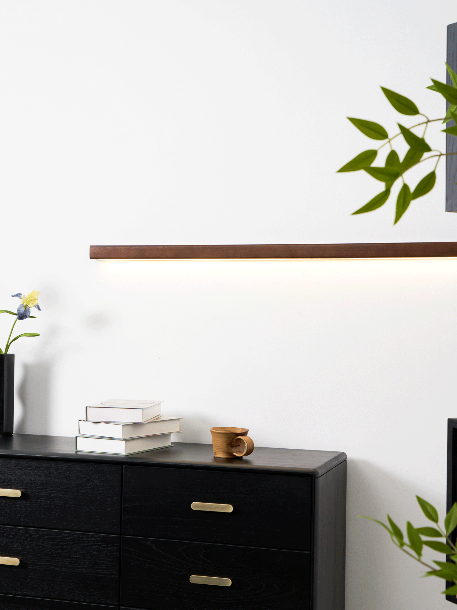 Lustra Applique Murale Linéaire Bois et LED Design Minimaliste - Neutralighting