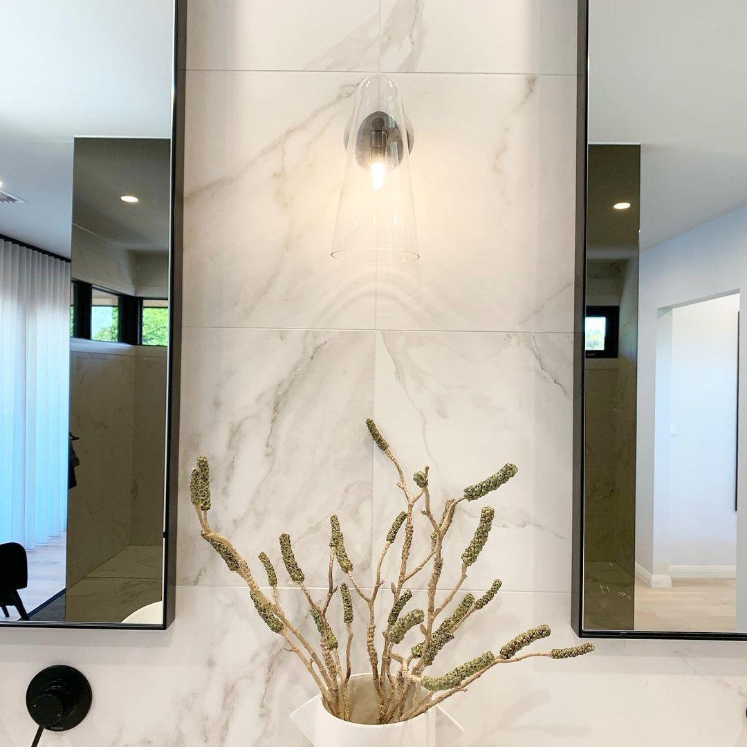 Arisha LED Applique Murale Transparente Métal Verre Chambre Cuisine - Neutralighting