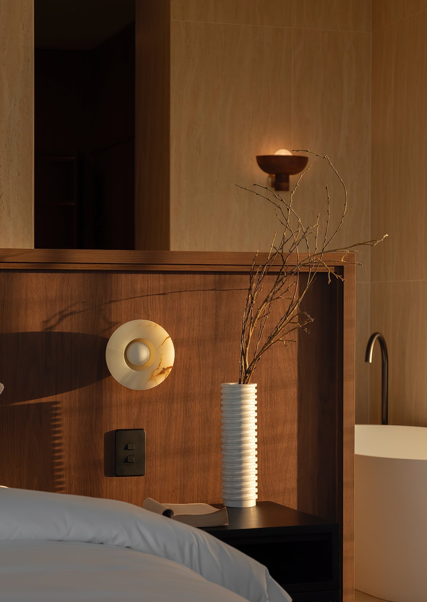 Ildvuvyo Surface Modern Minimalist Glass Metal Sconce Wall Lamp - Lamp Copper