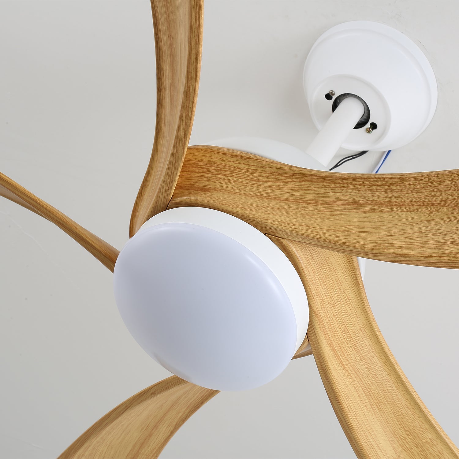 Plafonnier Ventilateur Sylven Moderne en Bois, montrant la variation de taille de 42 pouces