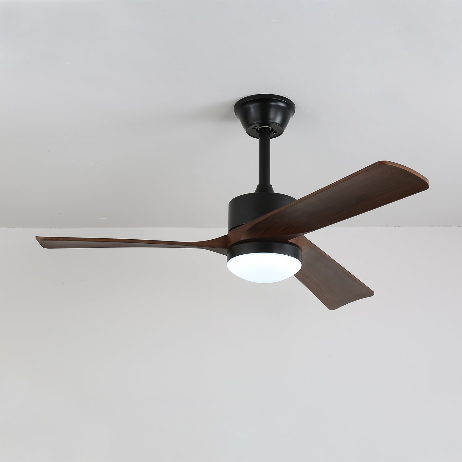 Diagramme montrant les dimensions du ventilateur de plafond moderne en bois Evraeis