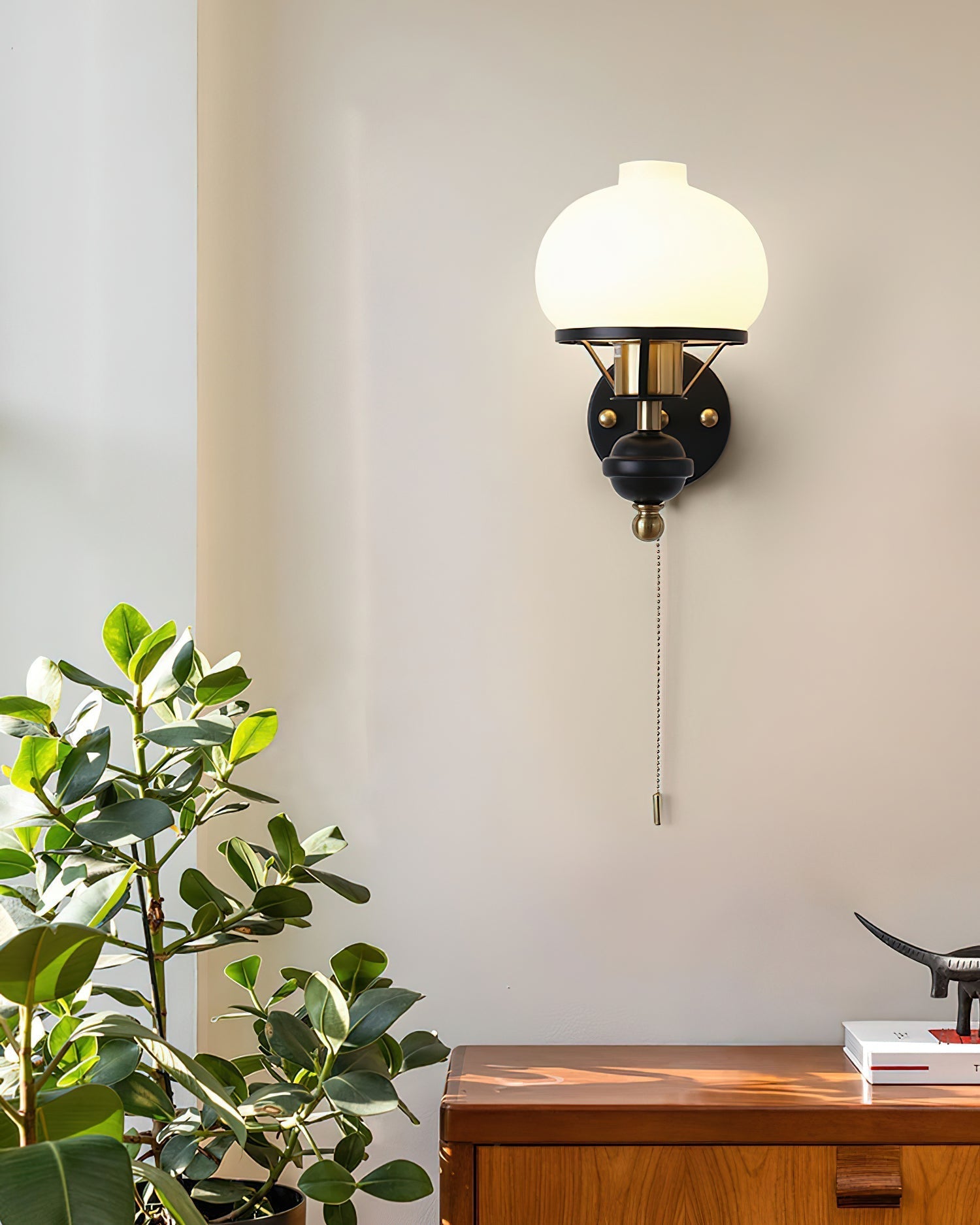 Aurum Applique Murale Noire Avec Interrupteur À Chaînette - Neutralighting