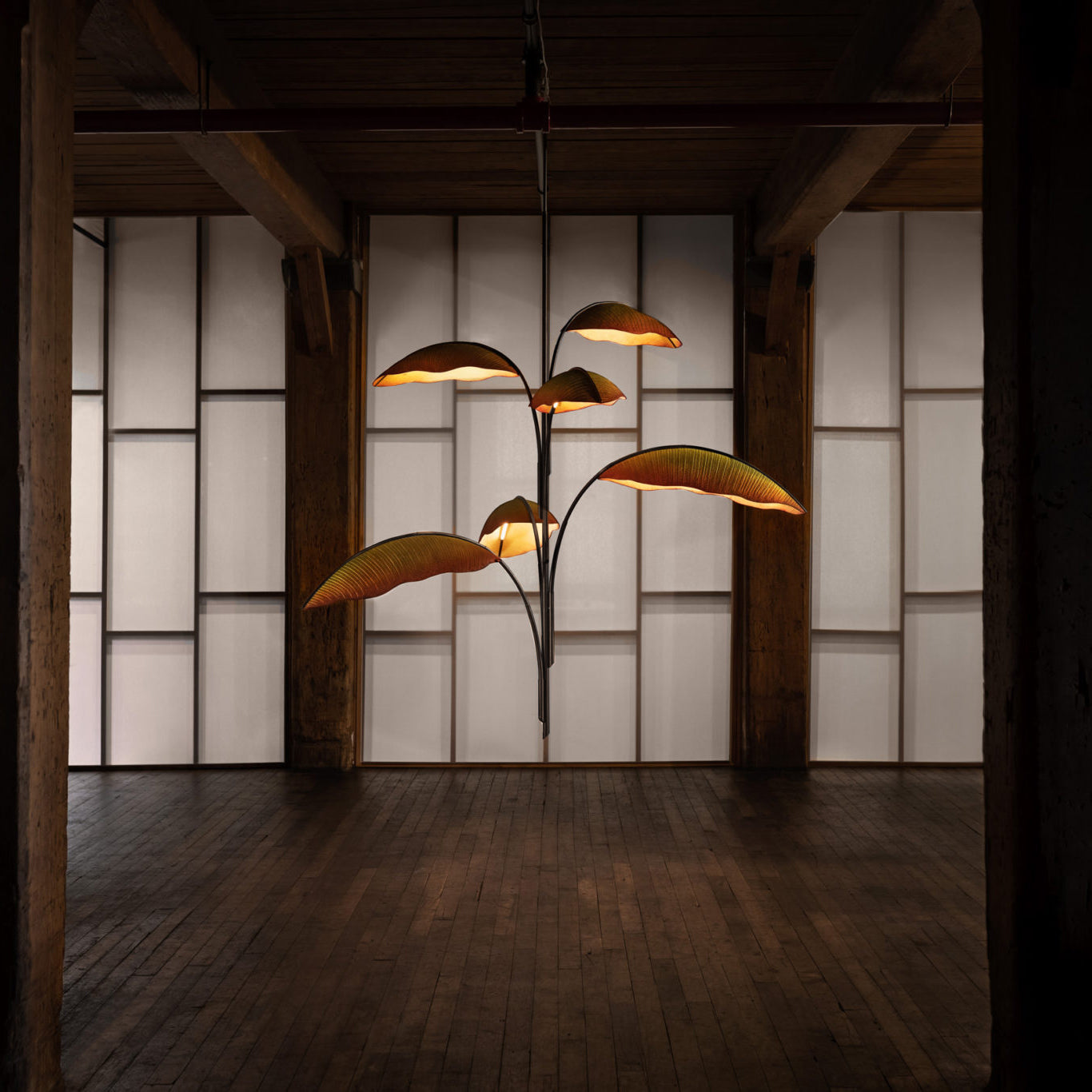 Rauduvyu Moderne Minimaliste Feuille Noir Métal Lustre - Neutralighting