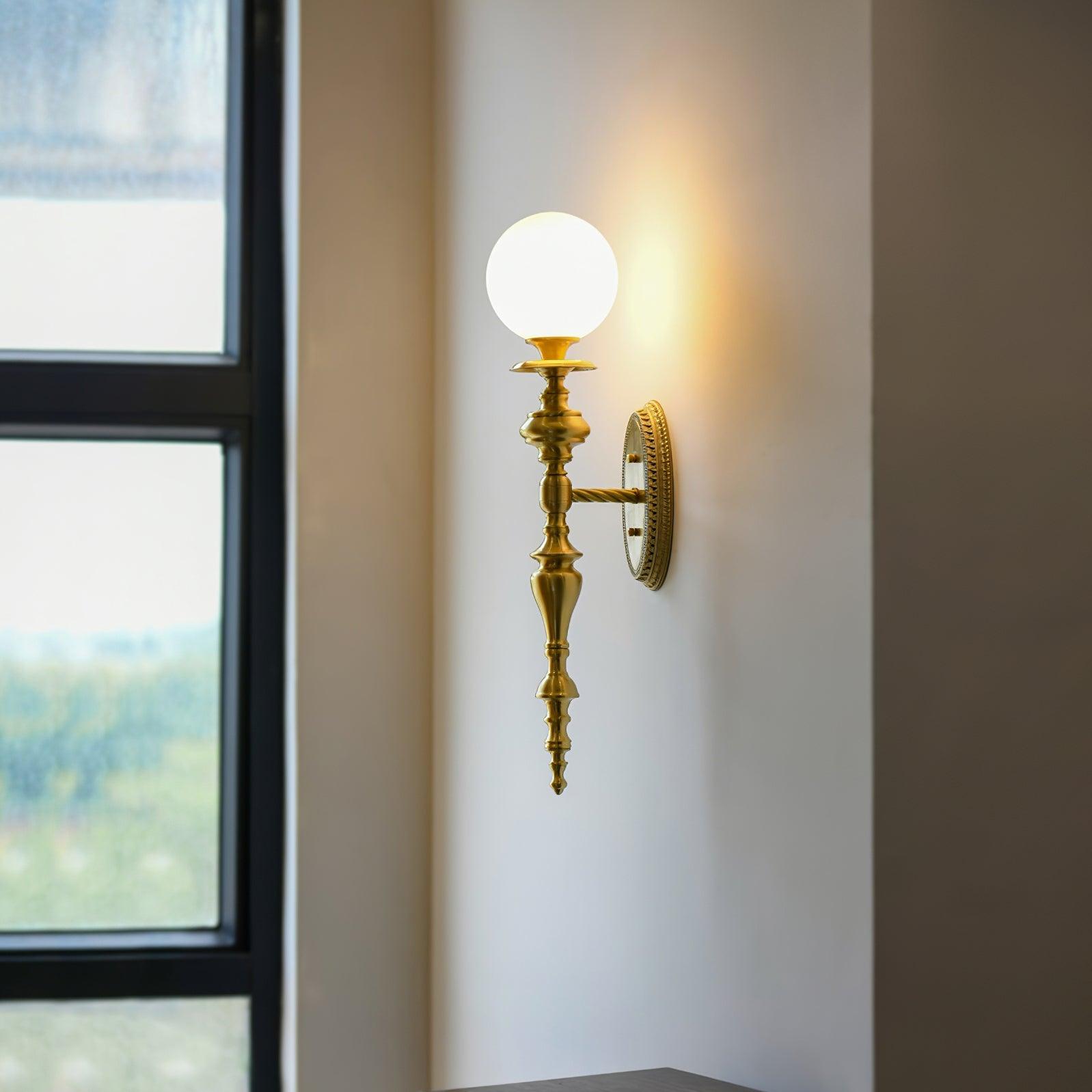 Nara Applique Murale Classique Élégante en Laiton - Neutralighting