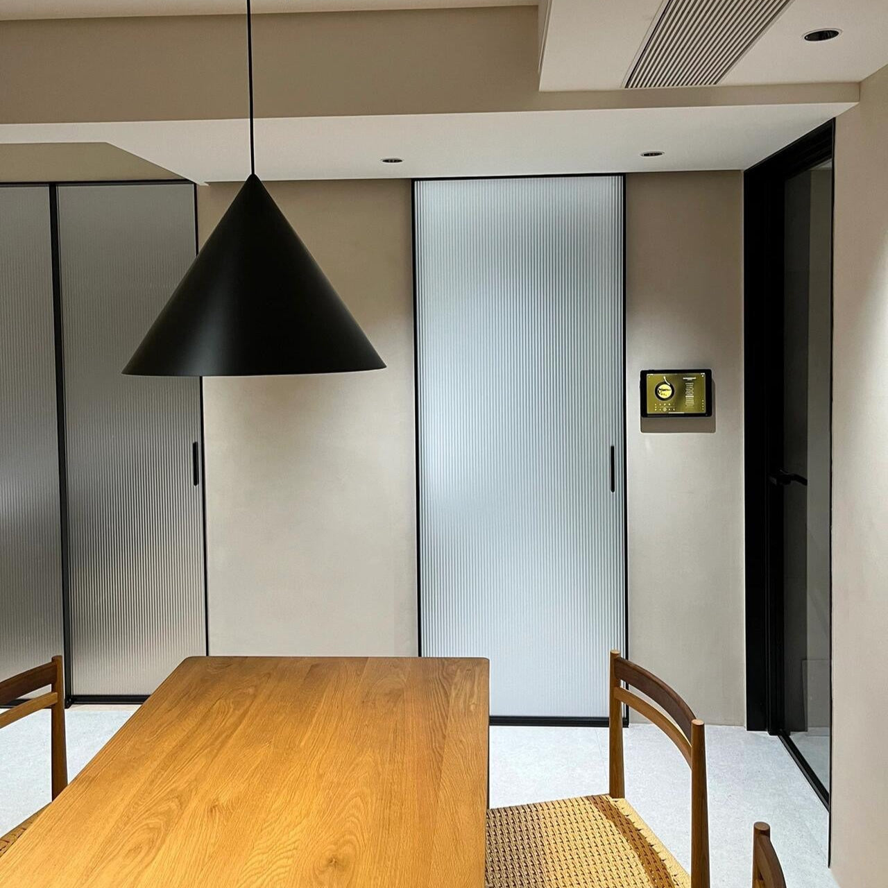 Caeluvyu Moderne Minimaliste Sombre Métal Suspension - Neutralighting