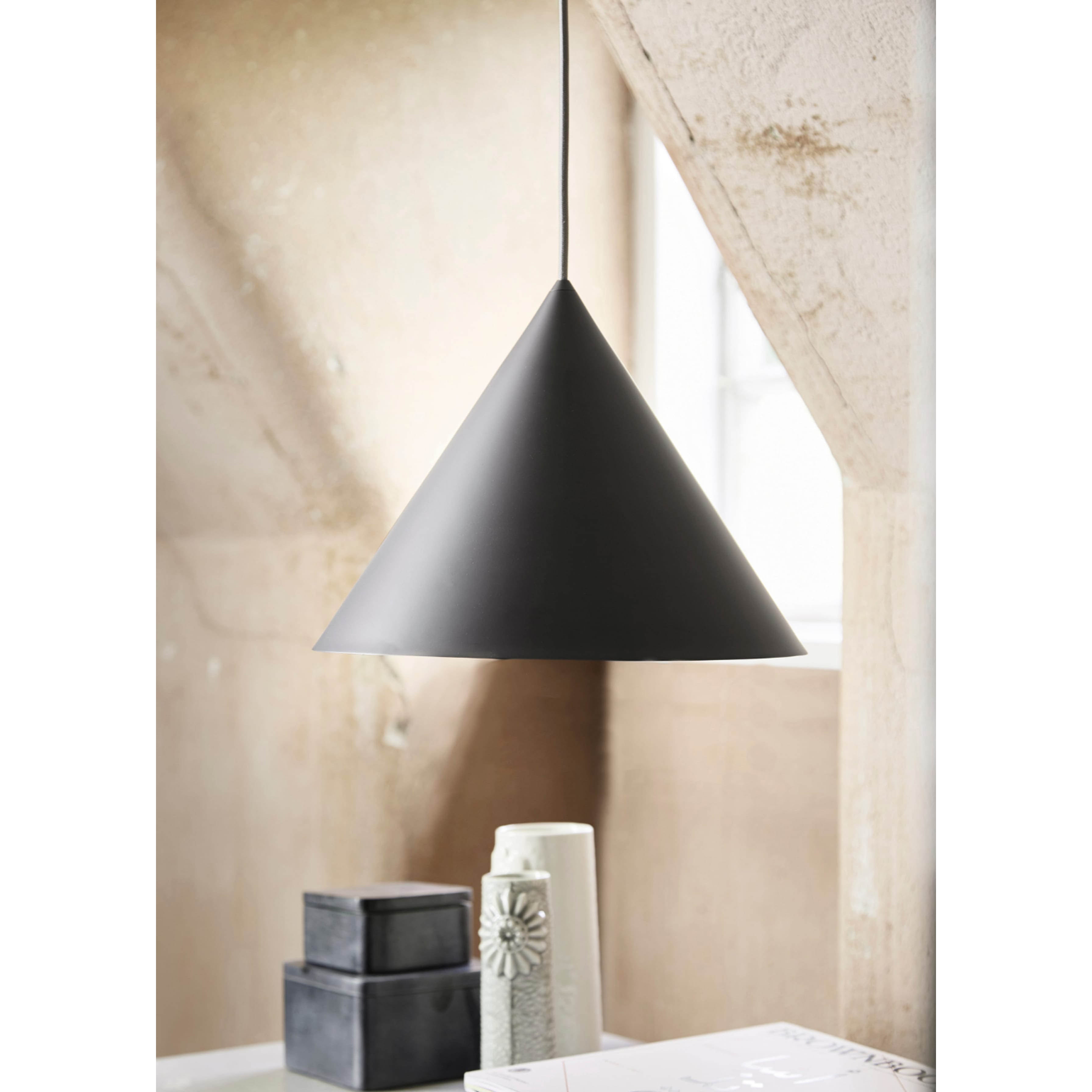 Caeluvyu Moderne Minimaliste Sombre Métal Suspension - Neutralighting