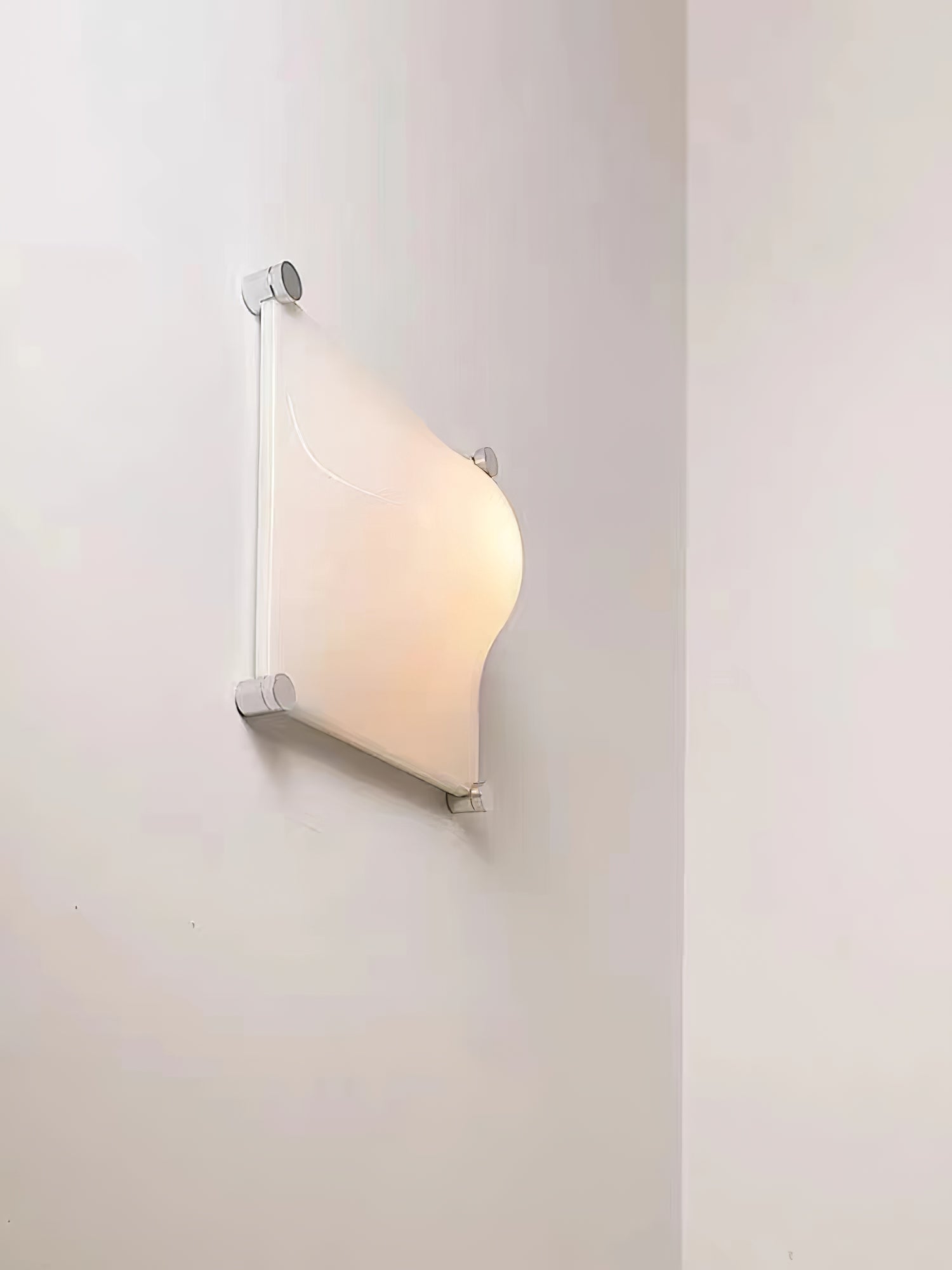 Bolla Plafonnier Courbe Triangle Abat-jour Minimaliste - Neutralighting