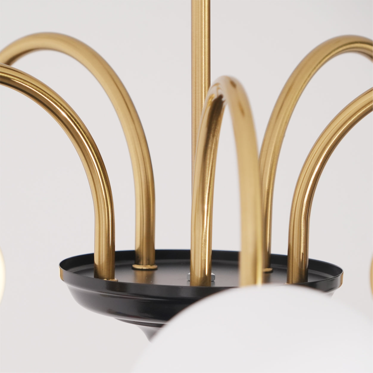 Lustra Chandelier Cadre en Tige et Blanc - Neutralighting