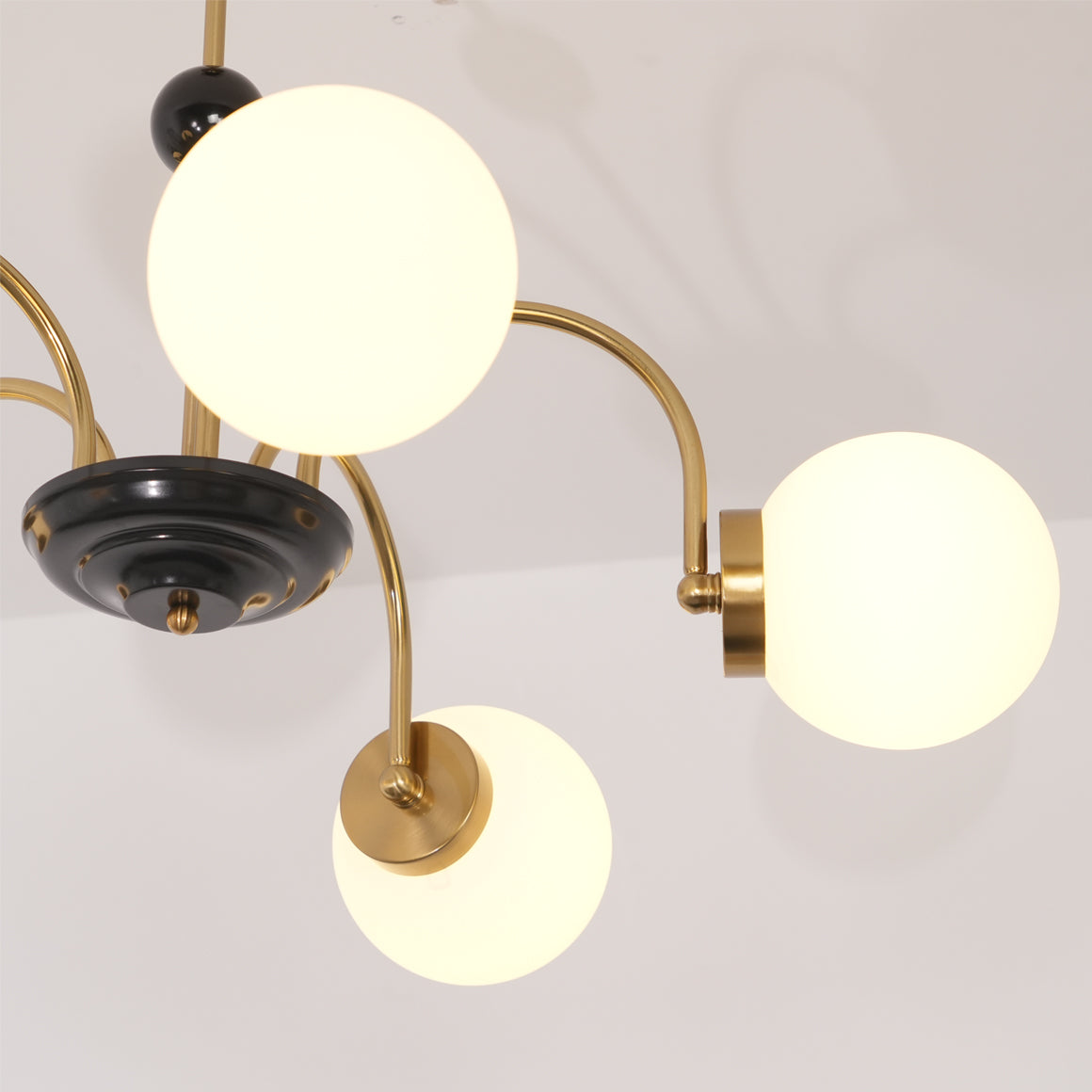 Lustra Chandelier Cadre en Tige et Blanc - Neutralighting