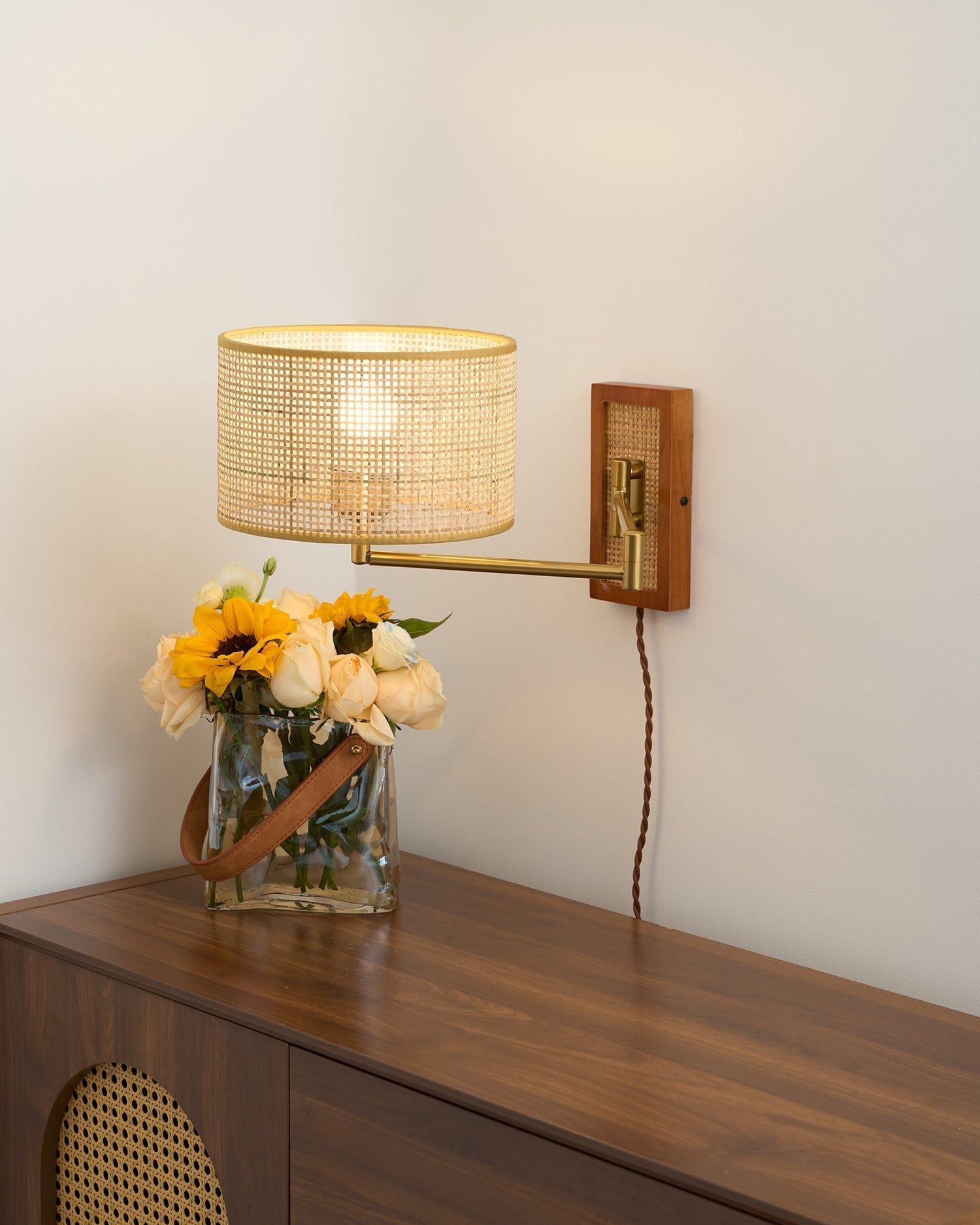 Rivaro Swing Arm Wall Lamp - Letslighting