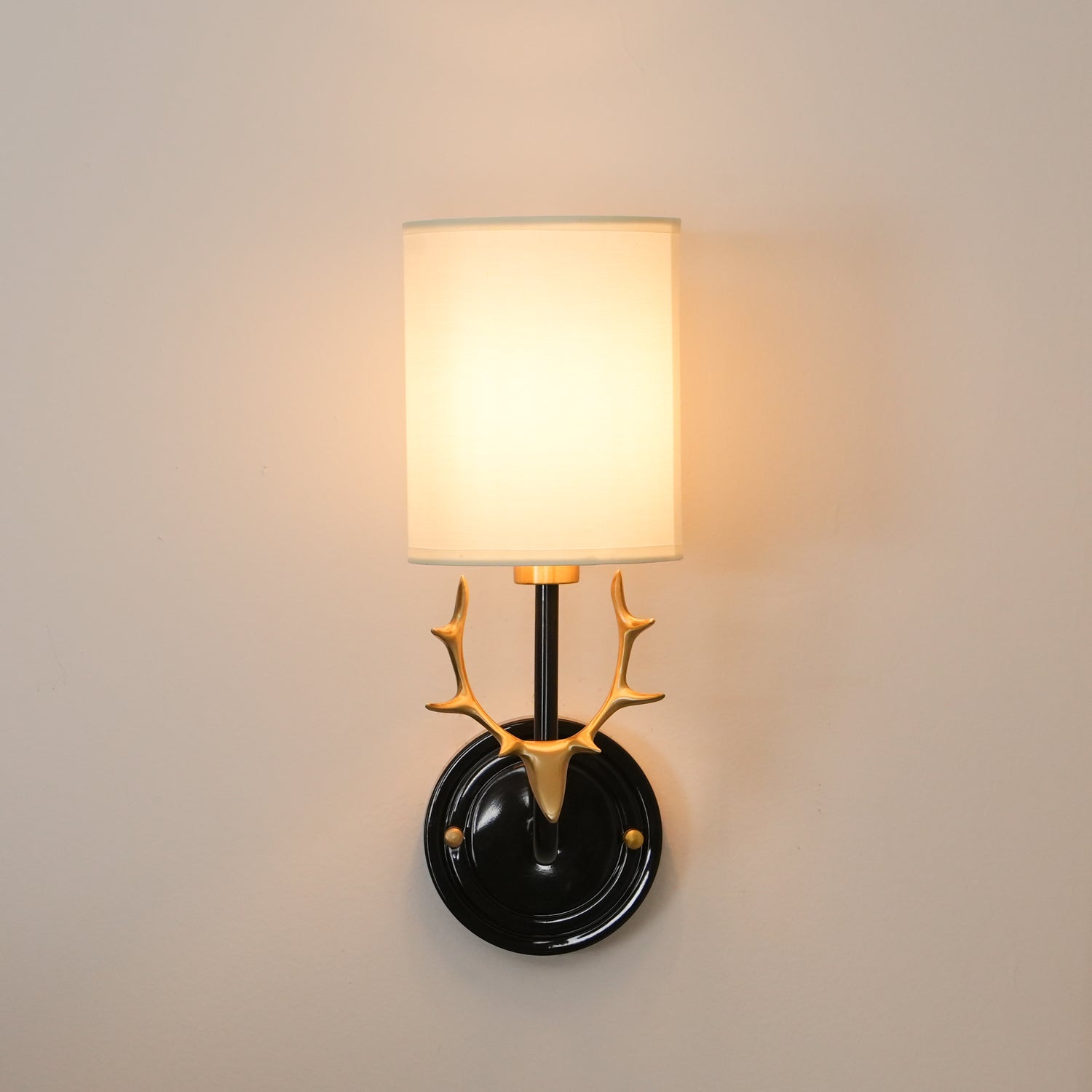 Noble Applique Murale Élégance Tête de Cerf Laiton - Neutralighting