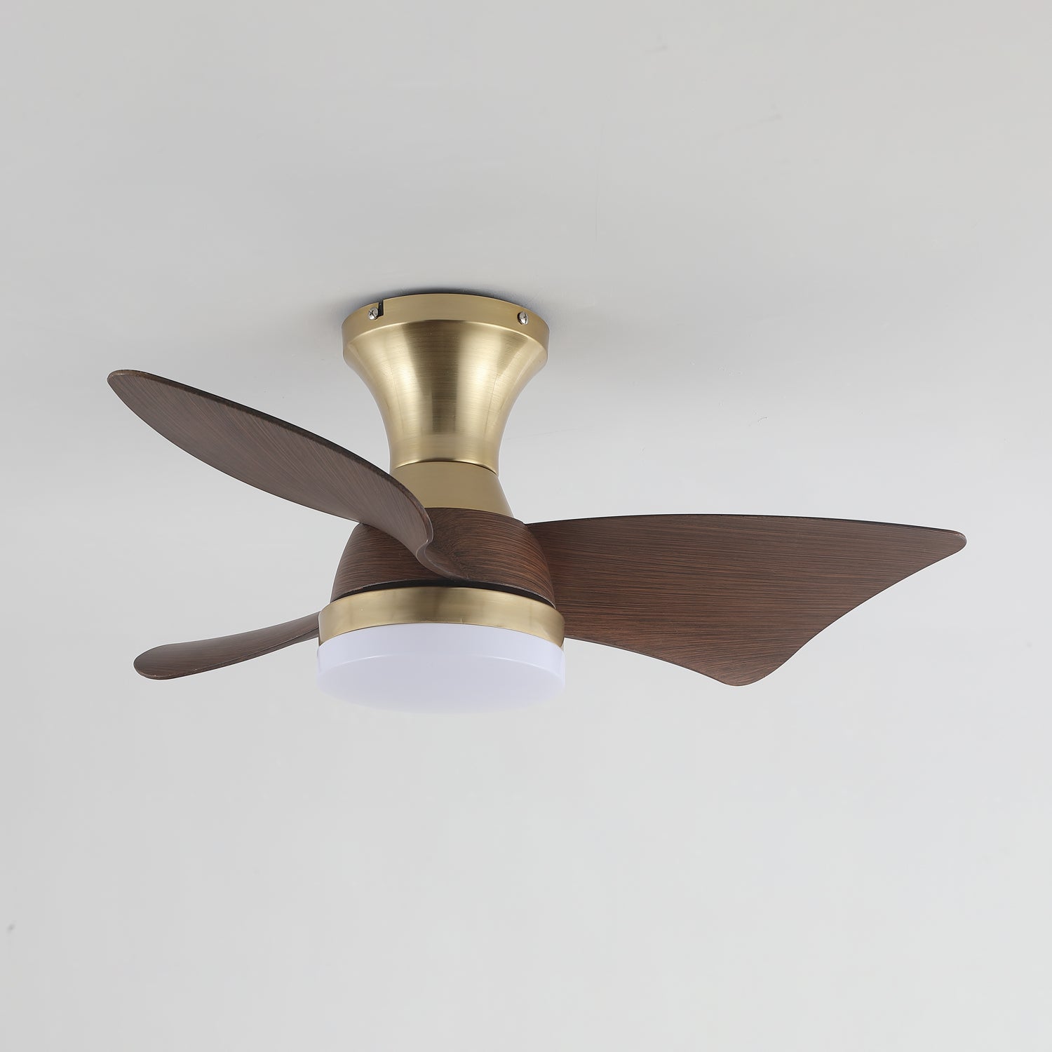 Plafonnier Ventilateur Aureon Moderne en Bois, lumière allumée