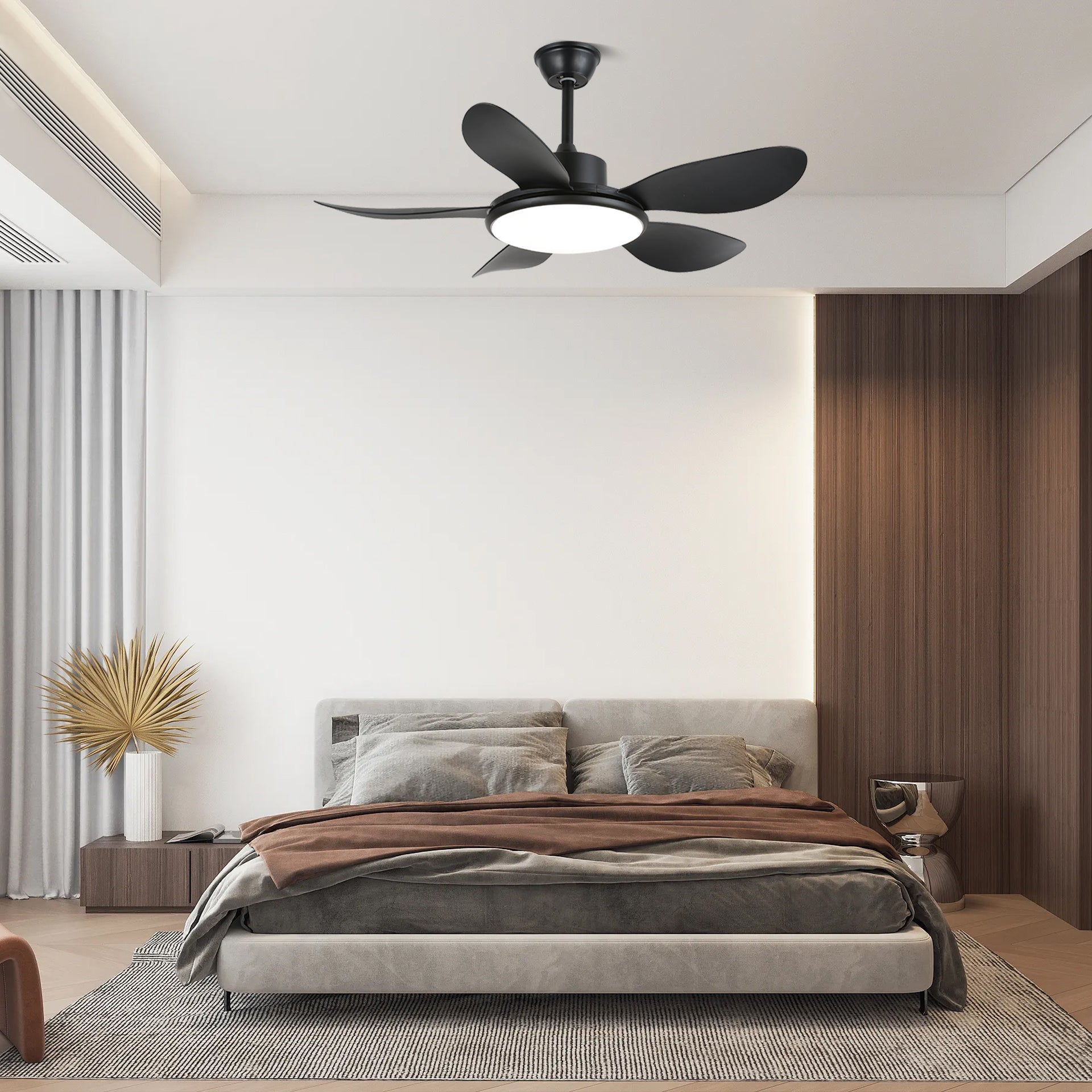 Plafonnier ventilateur Tirenor en bois, montrant les pales à 6 vitesses
