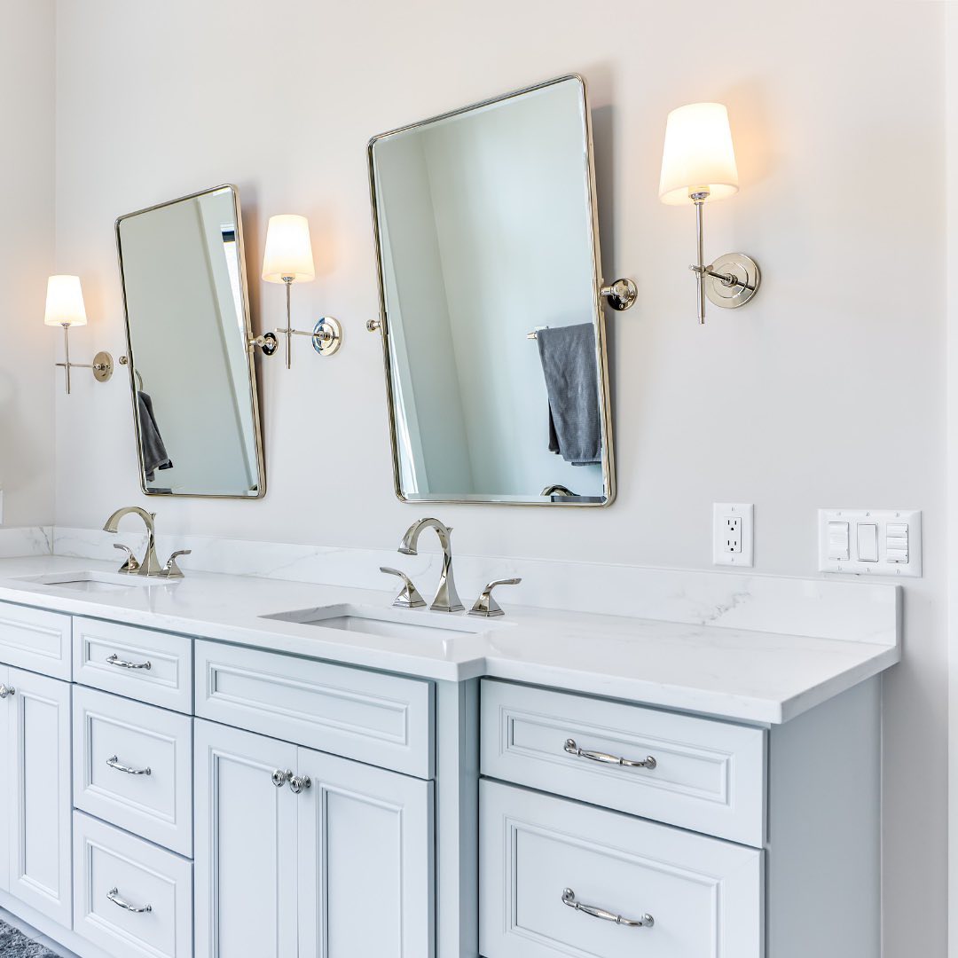 Theodore Applique Murale en Laiton et Tissu - Neutralighting