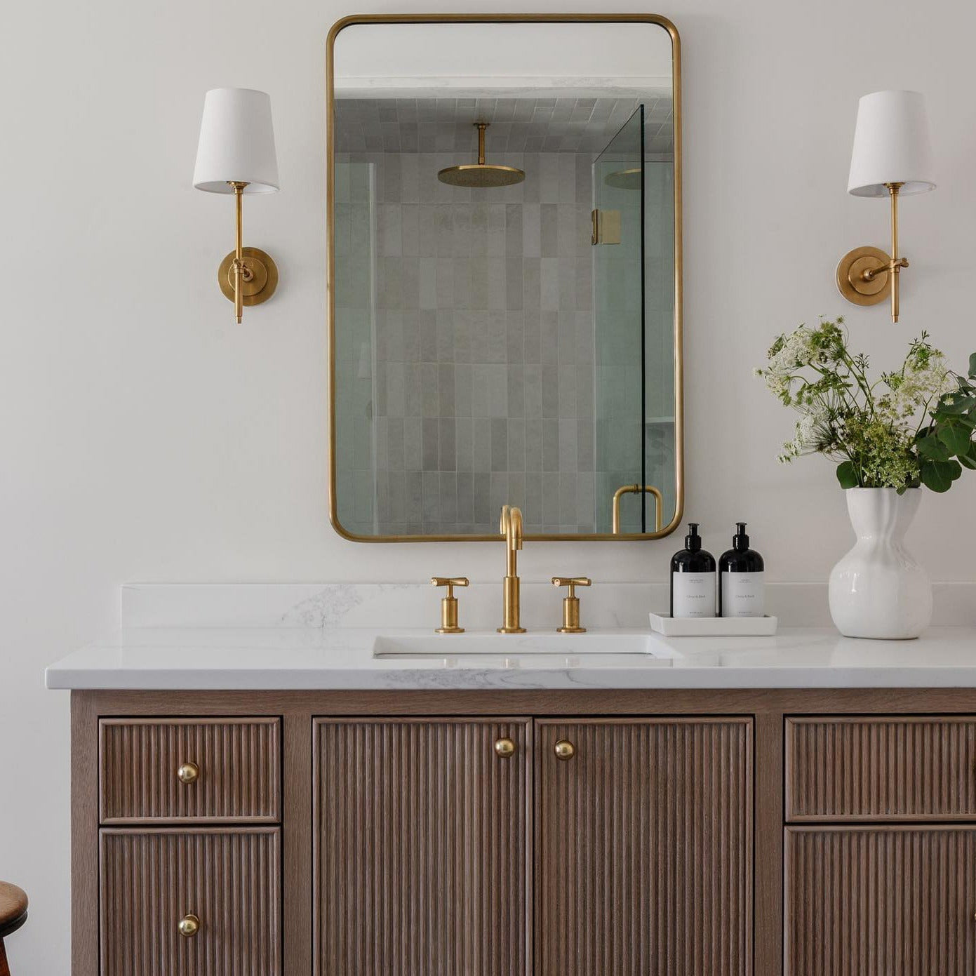 Theodore Applique Murale en Laiton et Tissu - Neutralighting