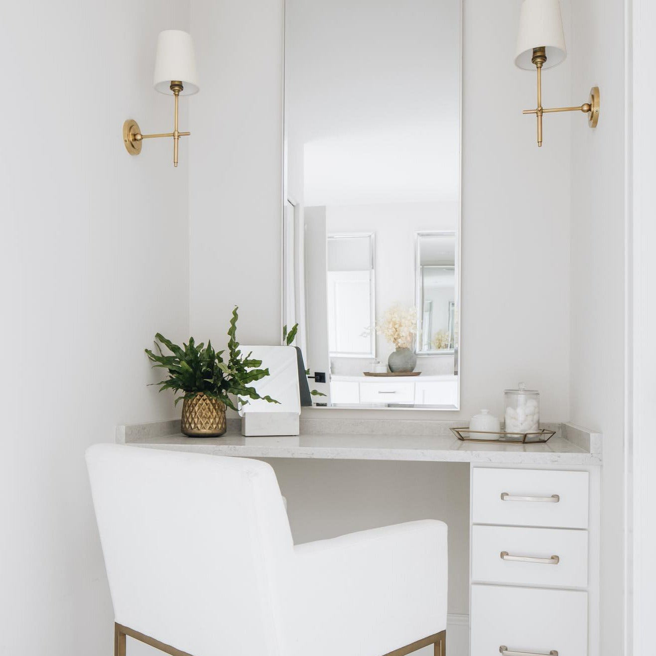 Theodore Applique Murale en Laiton et Tissu - Neutralighting