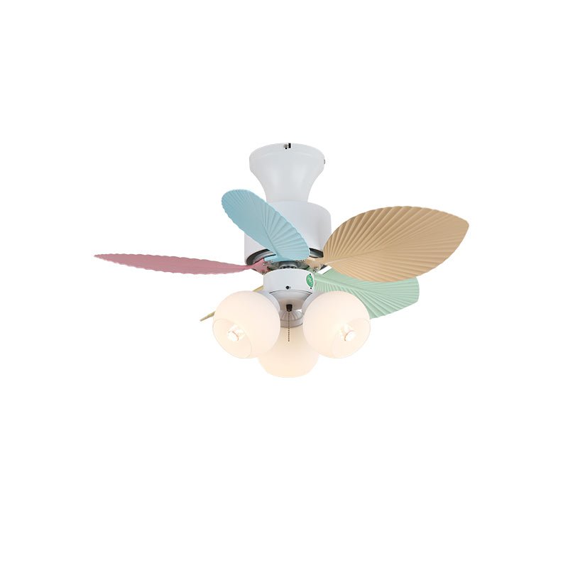 Vue détaillée du plafonnier ventilateur Liora en verre multicolore