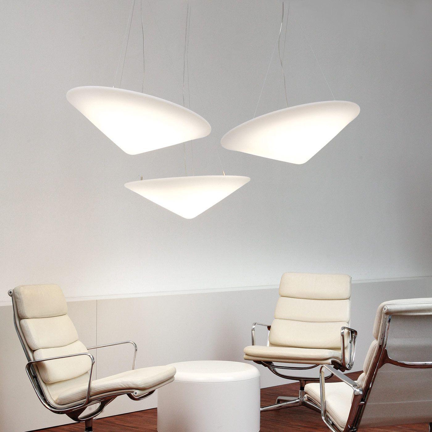 Solara Lampe Suspendue Polyéthylène Chapeau Incliné Minimaliste - Neutralighting
