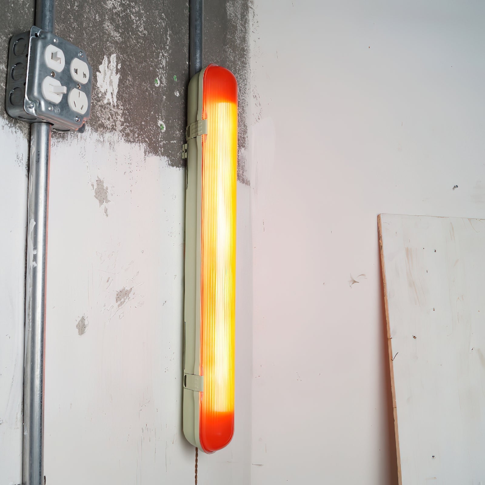 Vivid Modern Minimalist Joy Plug-in Red Plastic Wall Lamp - Lamp Copper