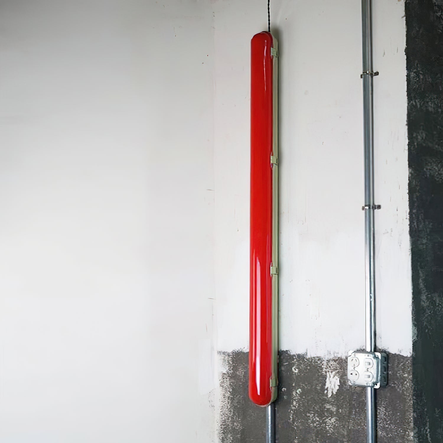 Vivid Modern Minimalist Joy Plug-in Red Plastic Wall Lamp - Lamp Copper