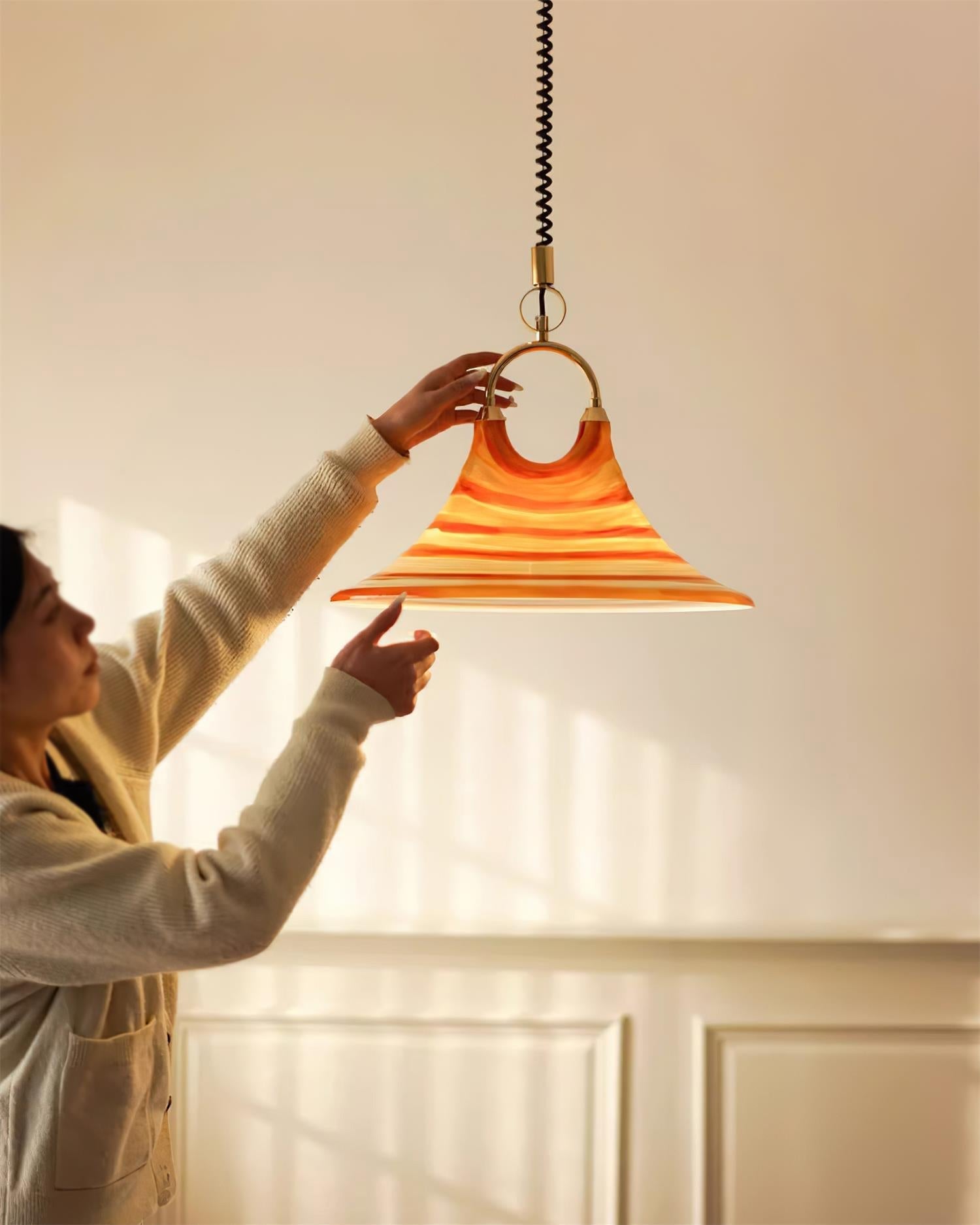 Aria Lustre en Plastique à Créativité Individuelle en Forme de Trompette - Neutralighting