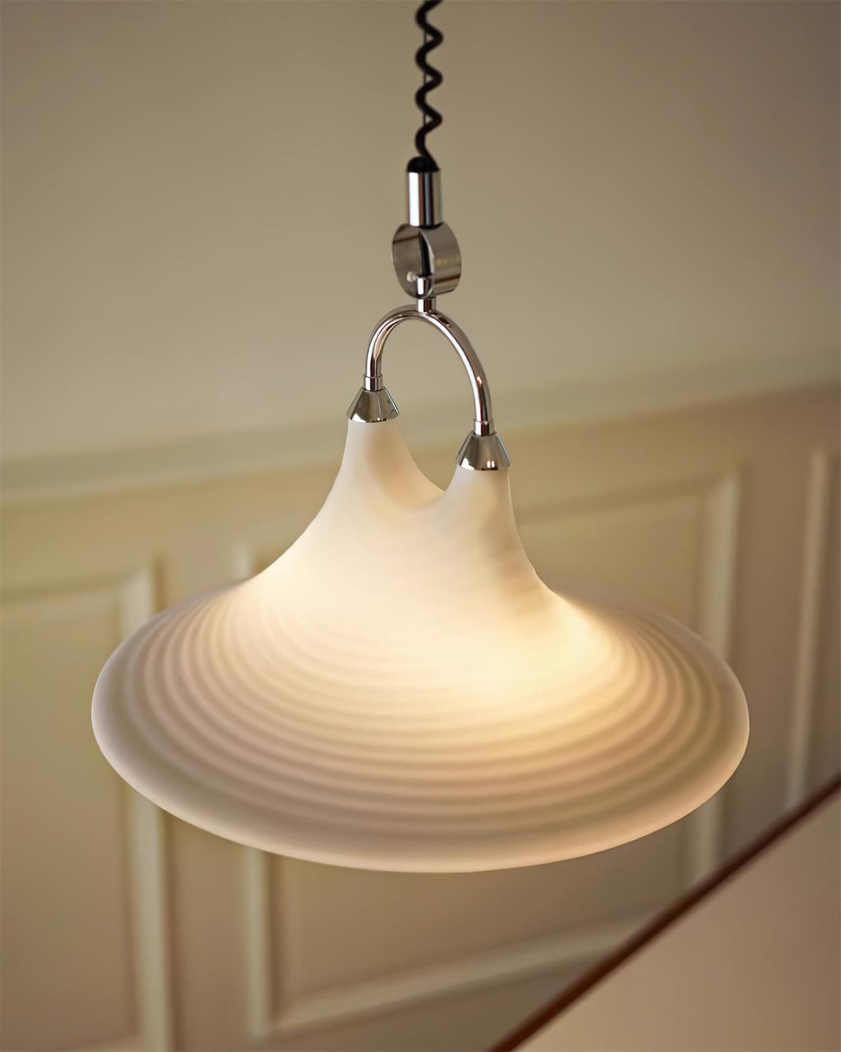 Aria Lustre en Plastique à Créativité Individuelle en Forme de Trompette - Neutralighting