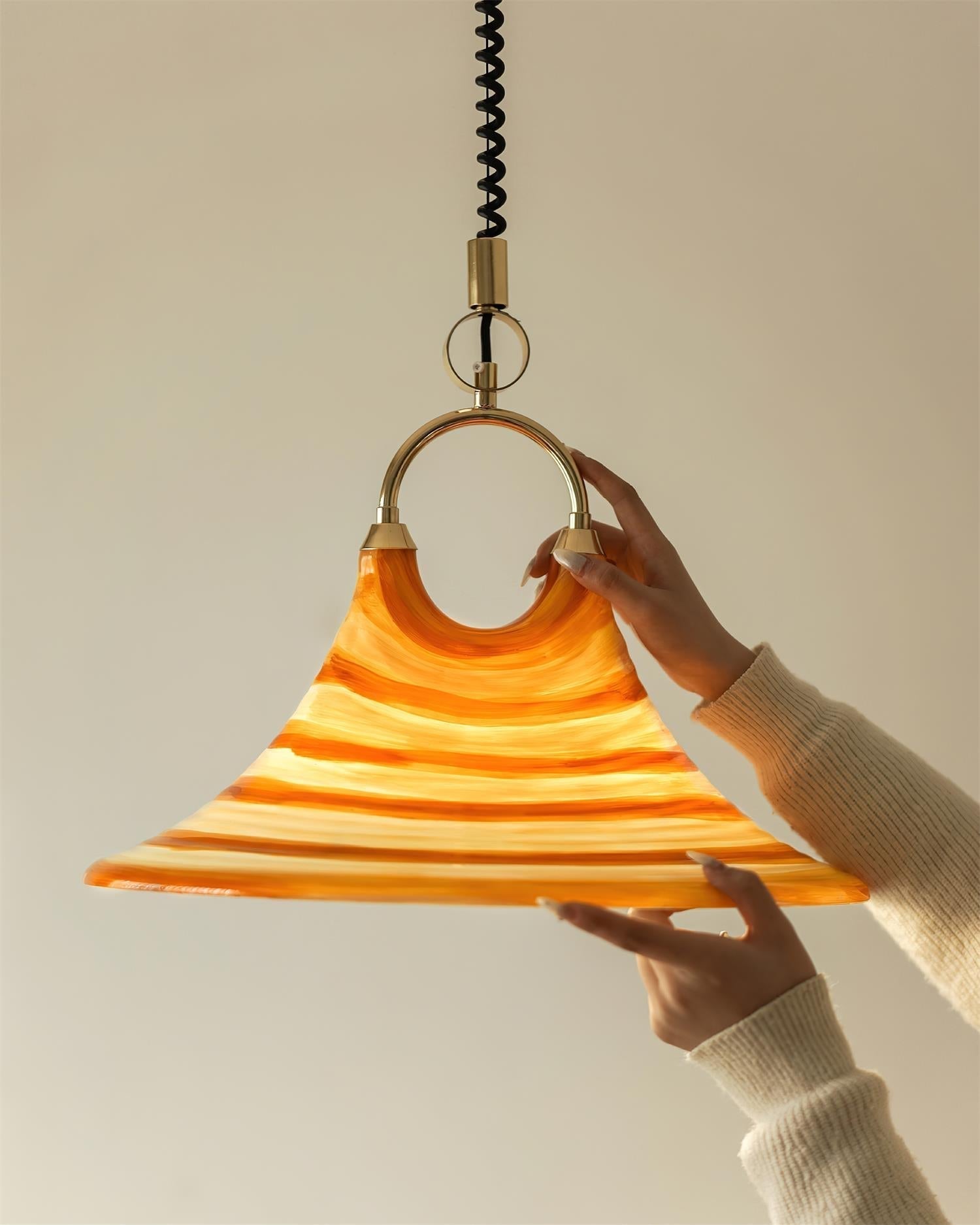 Aria Lustre en Plastique à Créativité Individuelle en Forme de Trompette - Neutralighting