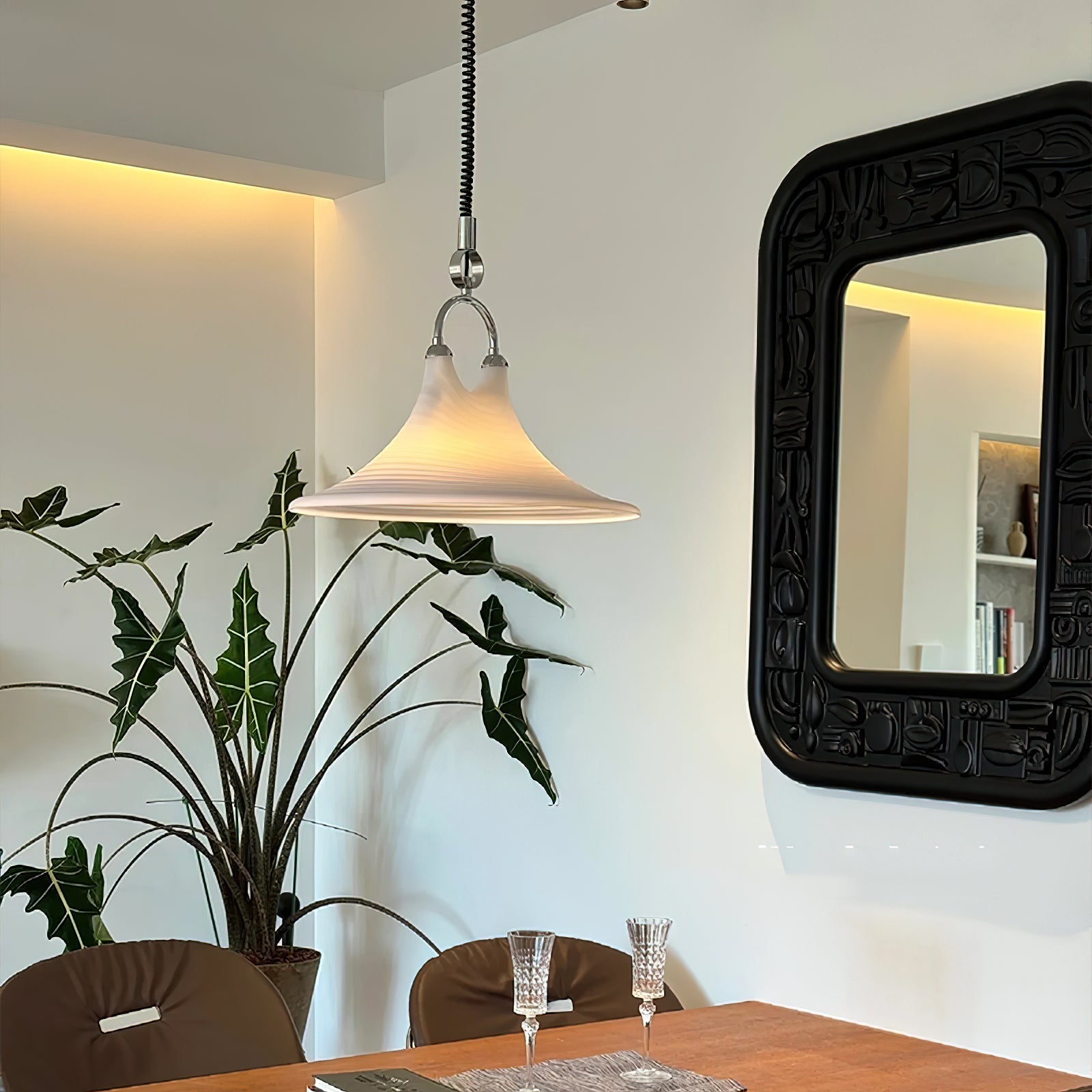 Aria Lustre en Plastique à Créativité Individuelle en Forme de Trompette - Neutralighting
