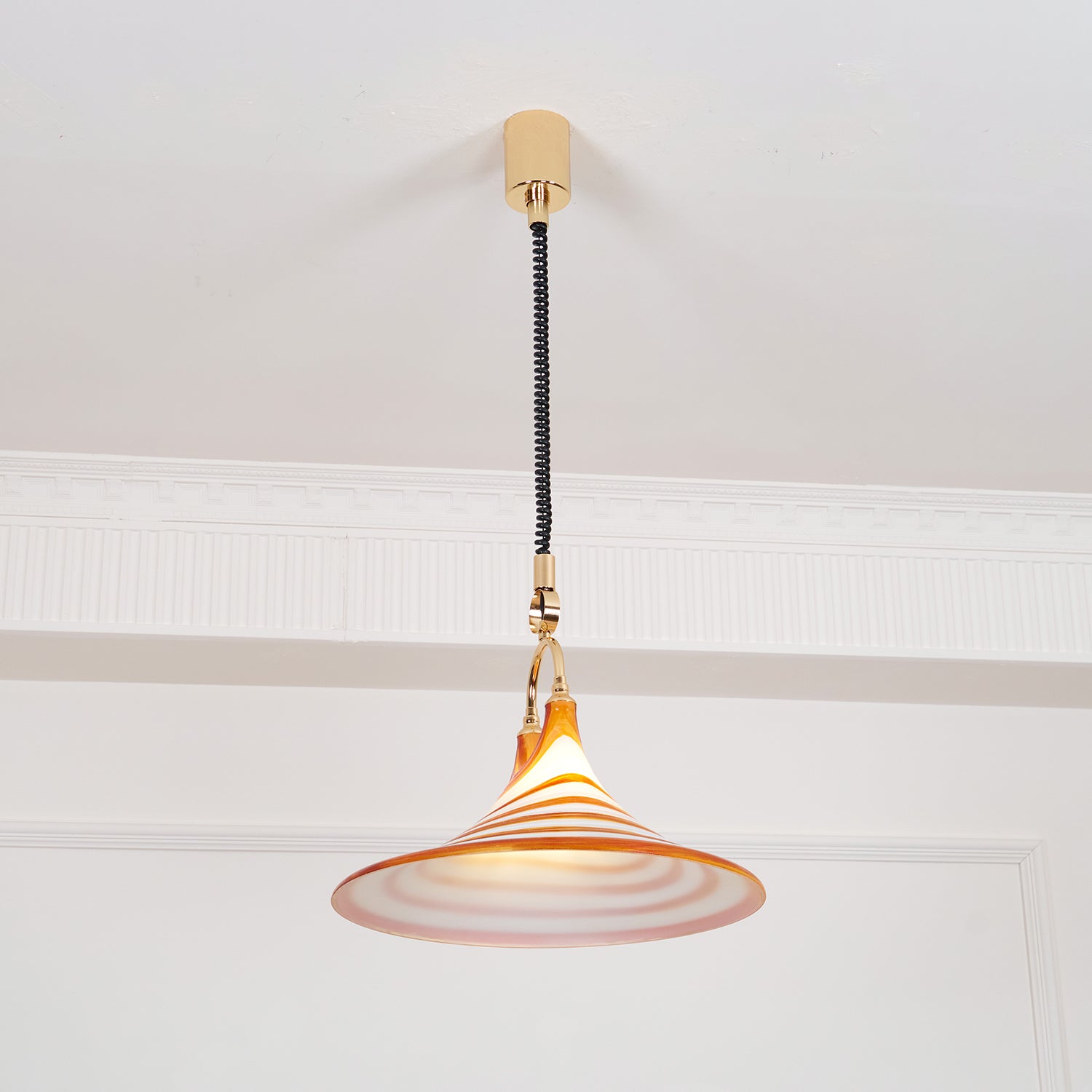 Aria Lustre en Plastique à Créativité Individuelle en Forme de Trompette - Neutralighting