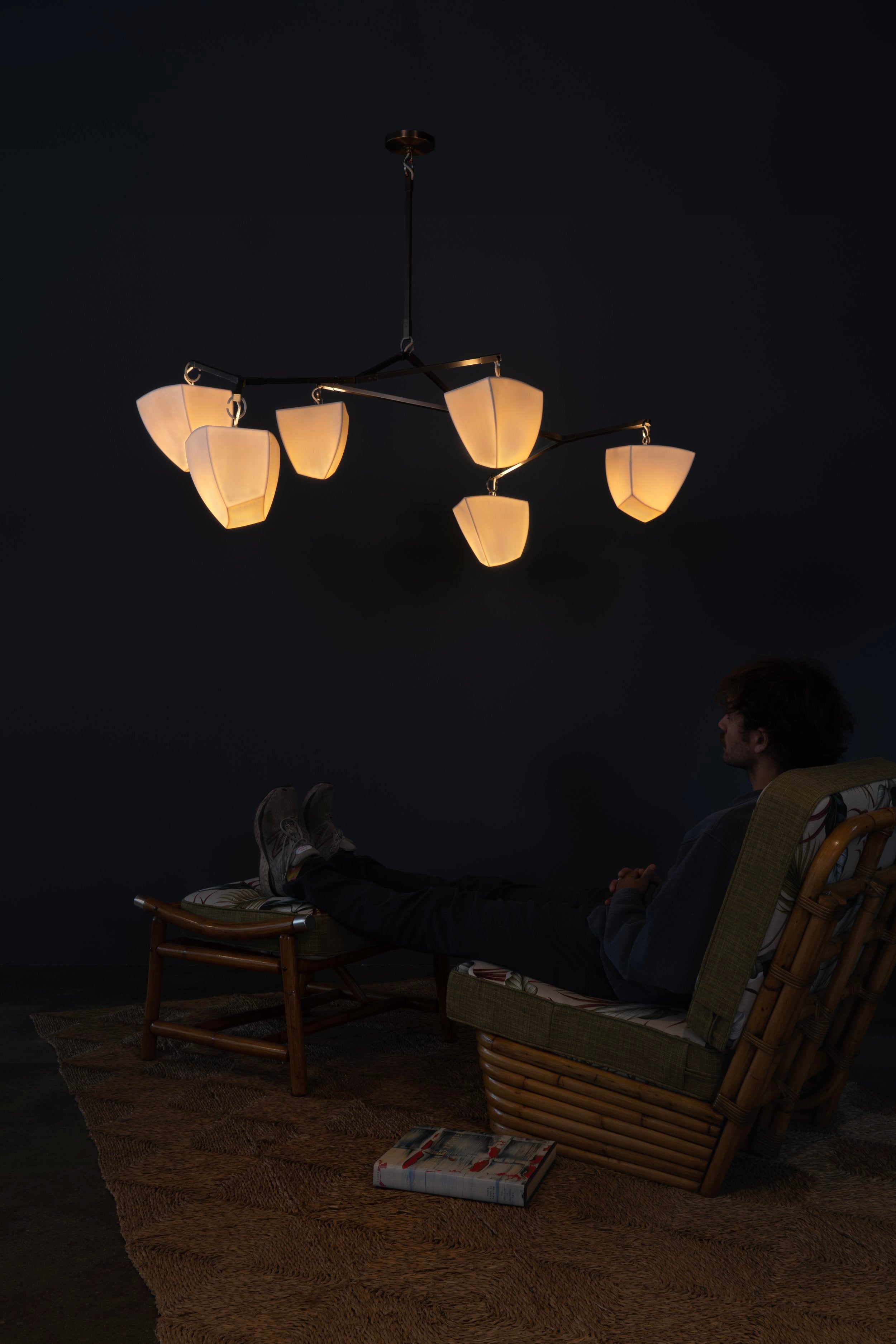 Iris Lustre en Laiton et Céramique à Créativité Individuelle Mobile - Neutralighting