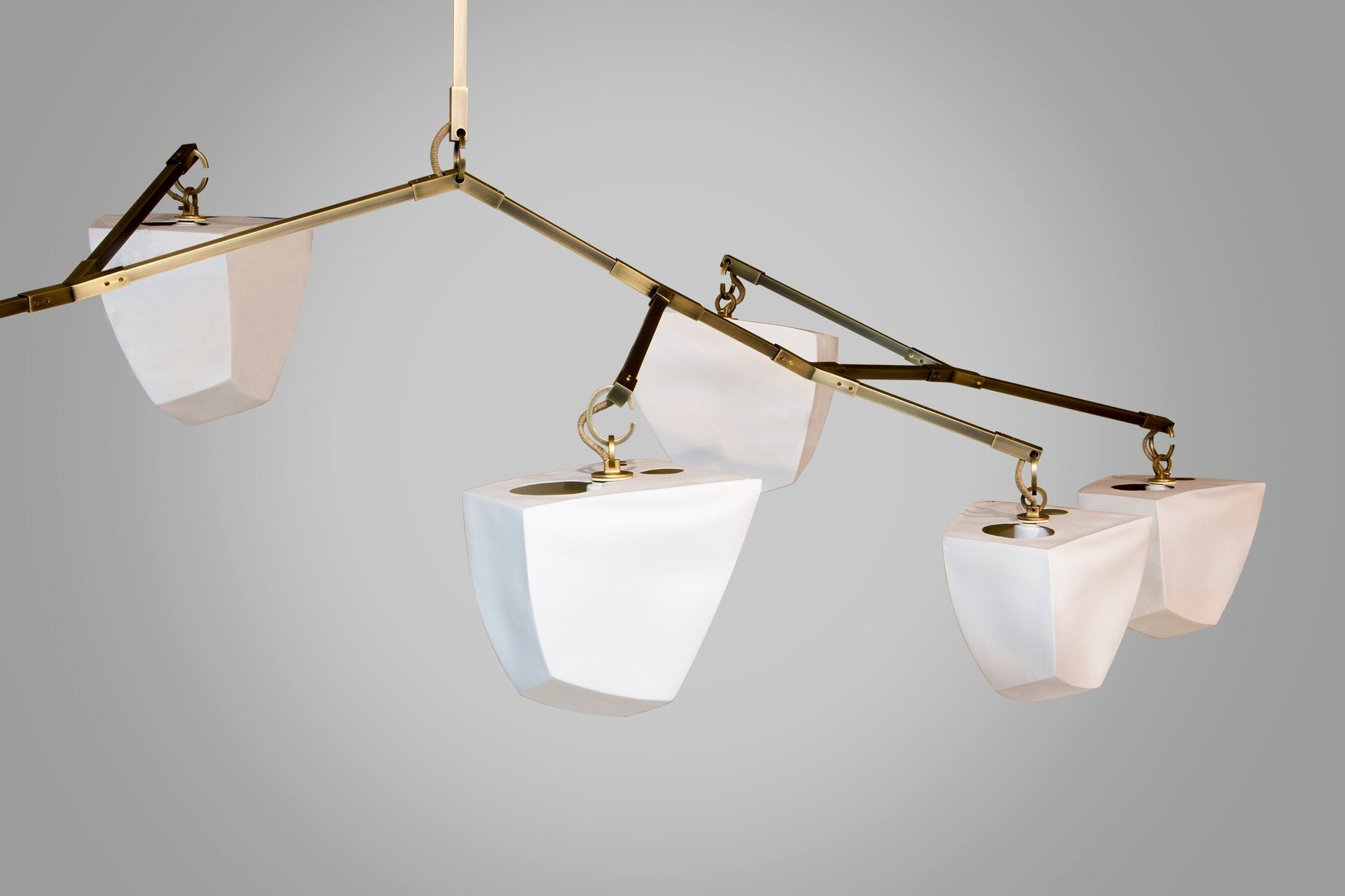 Iris Lustre en Laiton et Céramique à Créativité Individuelle Mobile - Neutralighting