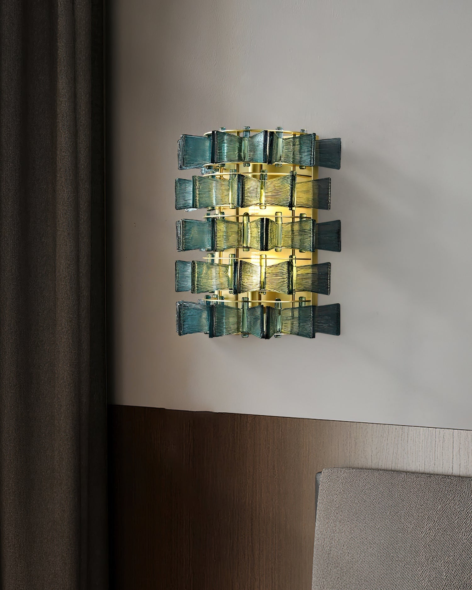 Celvara Applique Murale Accent Ruban en Verre Rainuré - Neutralighting