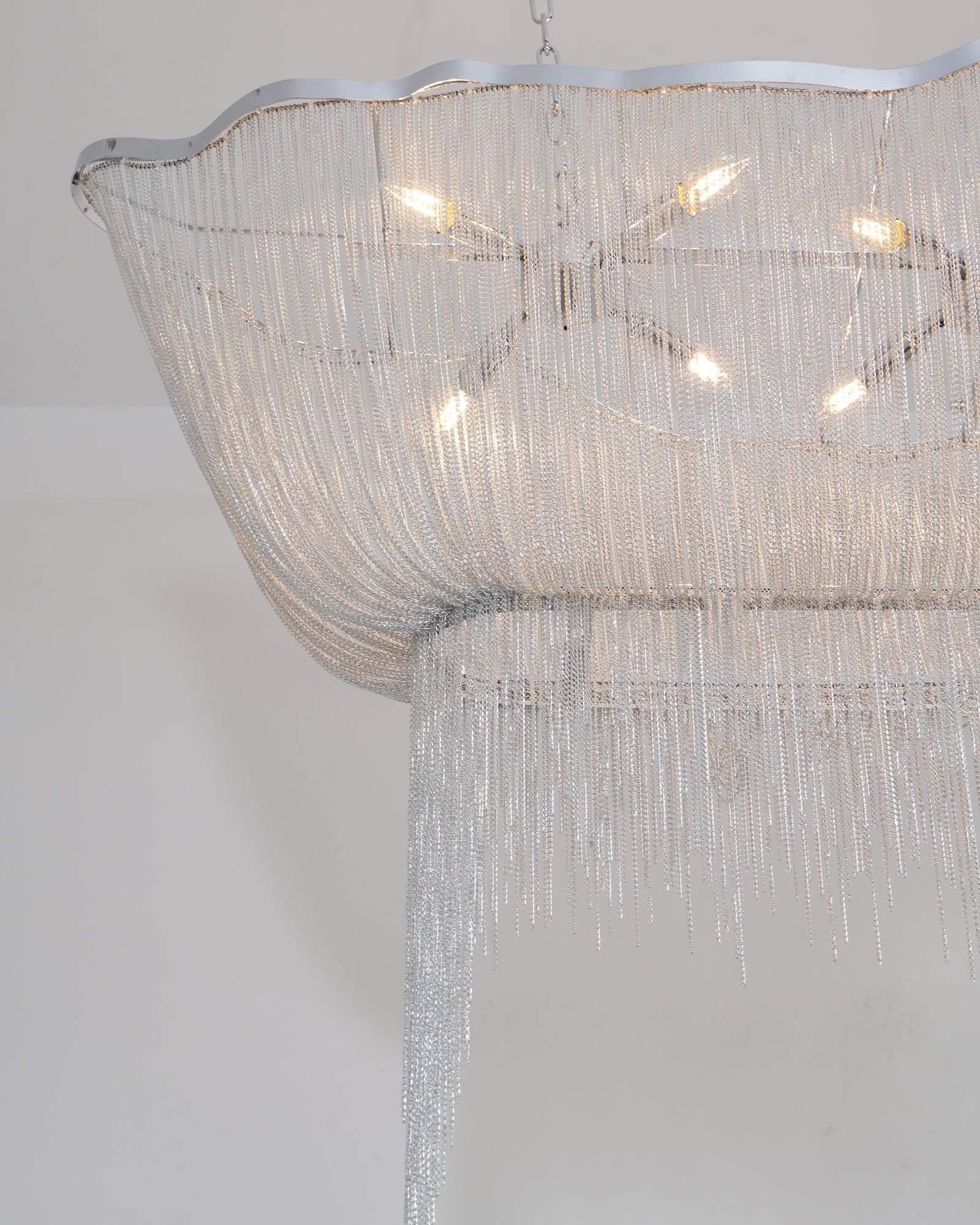 Lustra Chandelier en Chaînes d'Aluminium Nickel Scintillant - Neutralighting