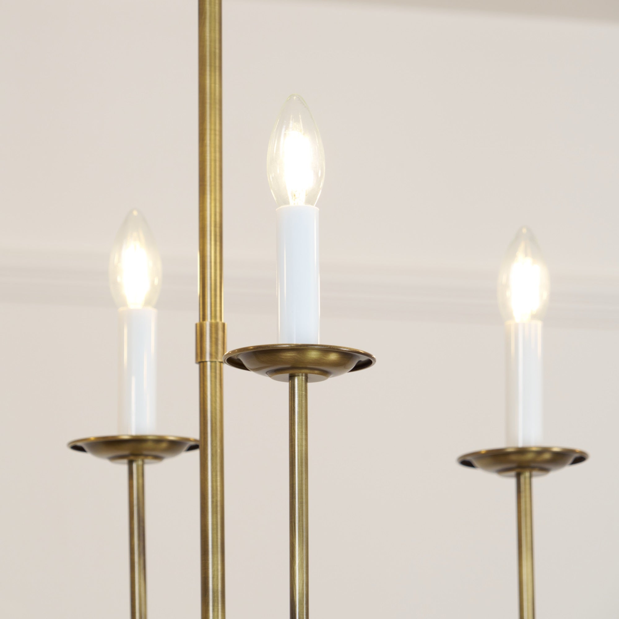 Beacon Chandelier Linéaire Moderne Minimaliste en Laiton, Métal et Tissu - Neutralighting