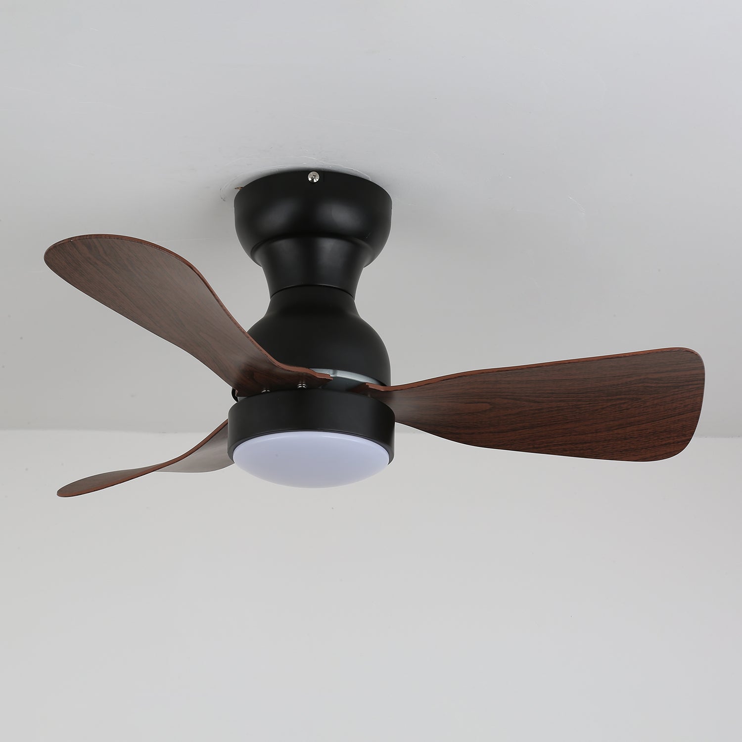 Ventilateur de plafond Aurdorus avec option de finition nickel
