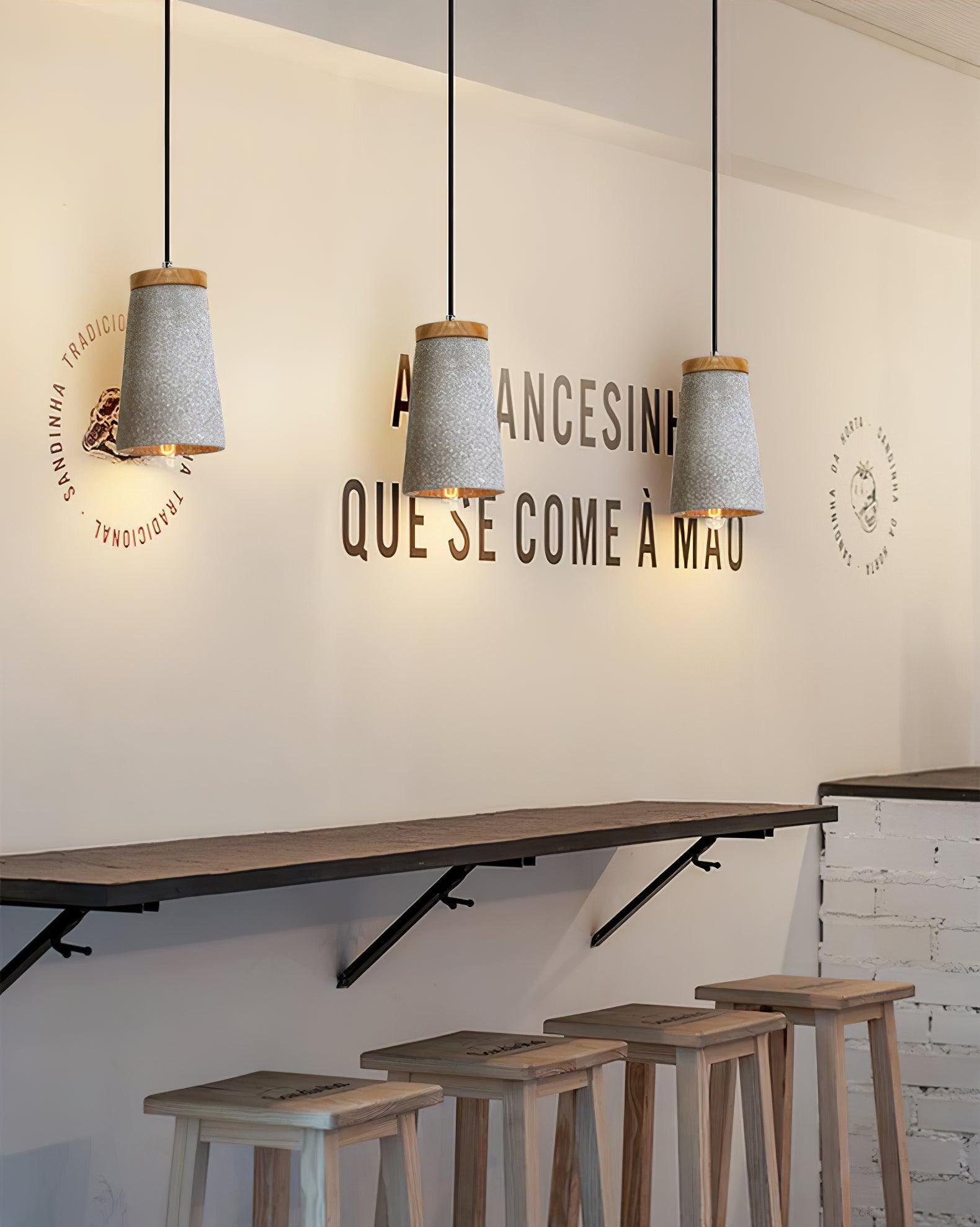 Althere Lustre Suspendu En Bois Et Ciment - Neutralighting