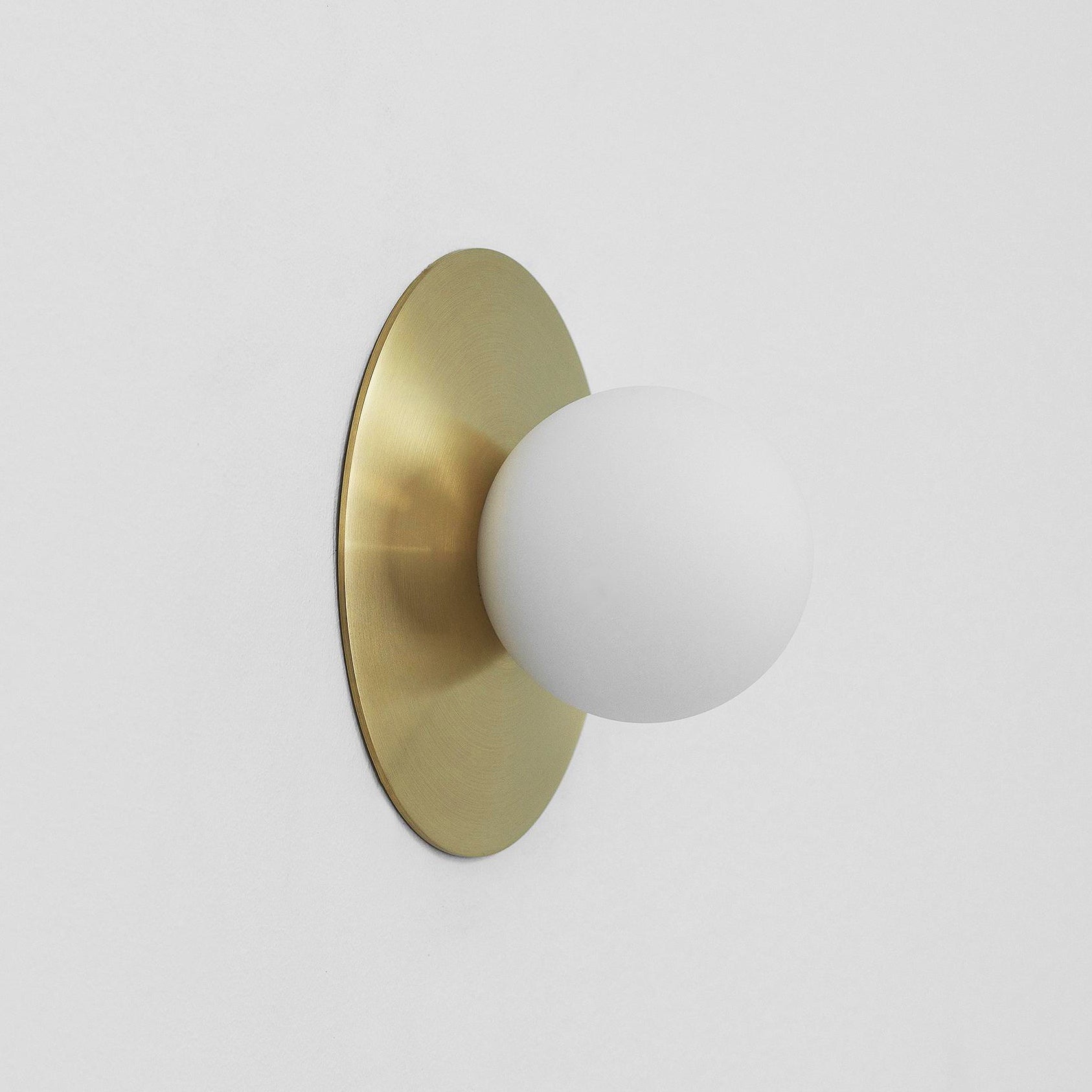 Haze Lampe Murale Ronde En Métal Et Verre Minimaliste Moderne - Neutralighting