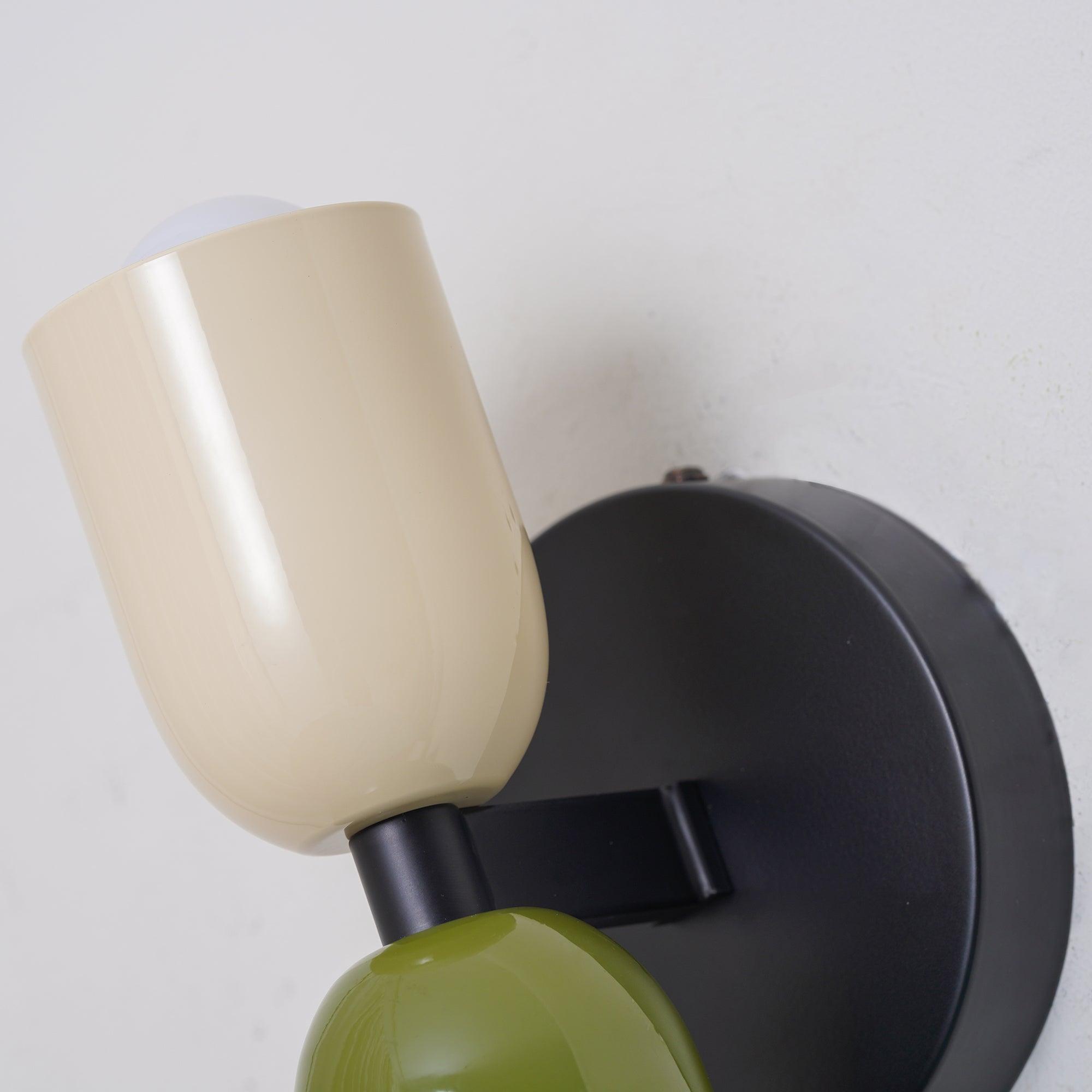 Lustra Wall Lamp Green Black Minimalist Plug-In - Neutralighting