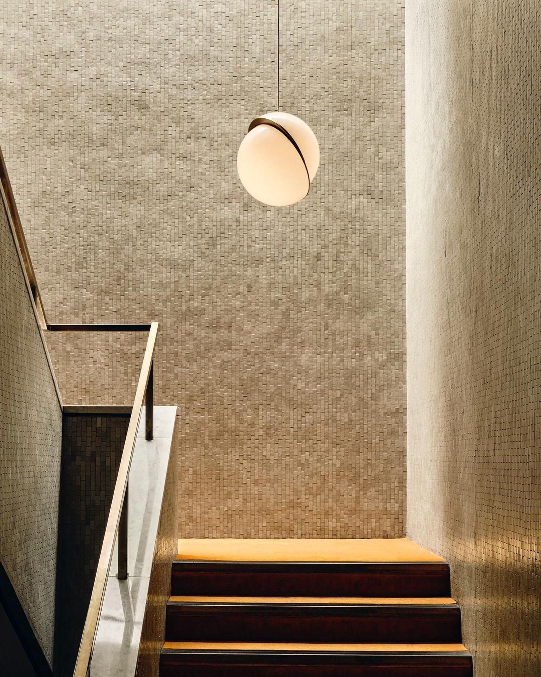 Cavira Pendant Minimalistic Glass Lamp - Neutralighting