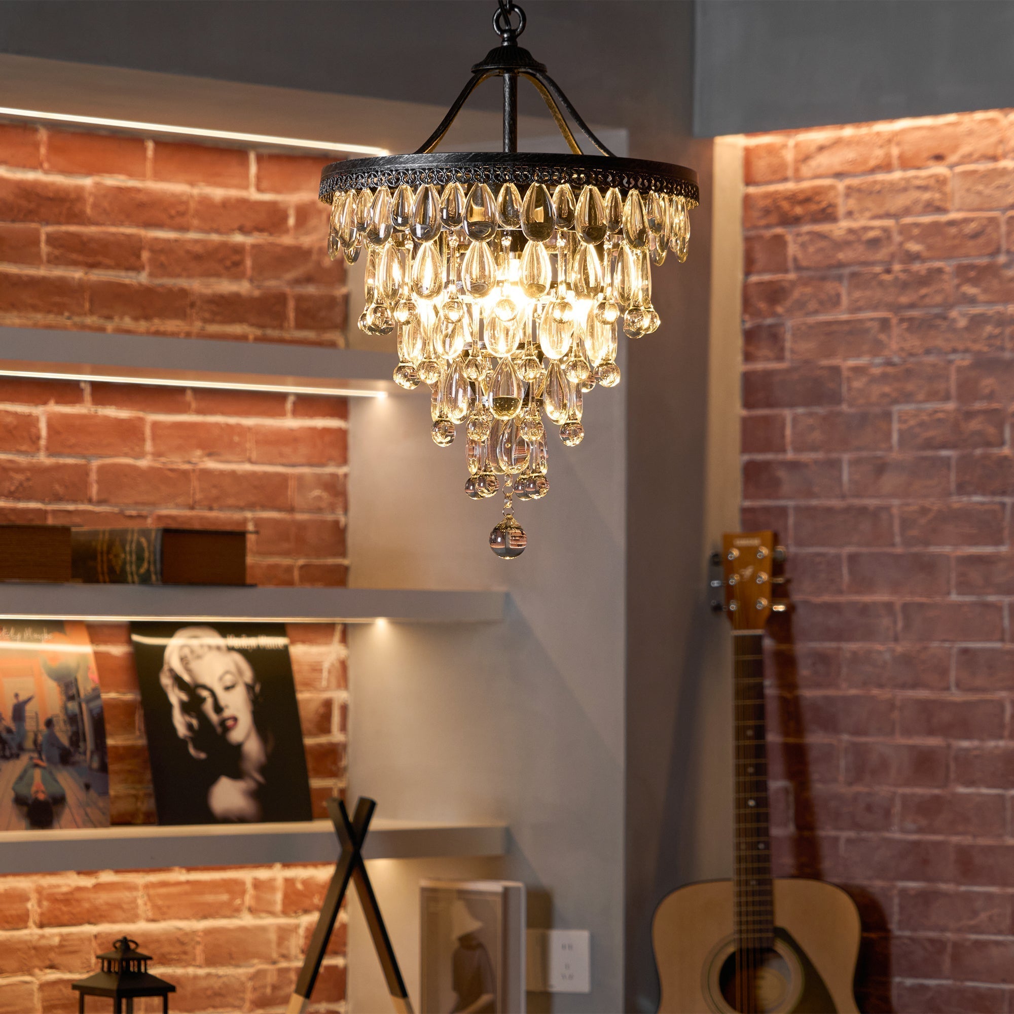 Blink Lustre Unique En Cristal Et Métal En Forme De Pyramide Inversée - Neutralighting