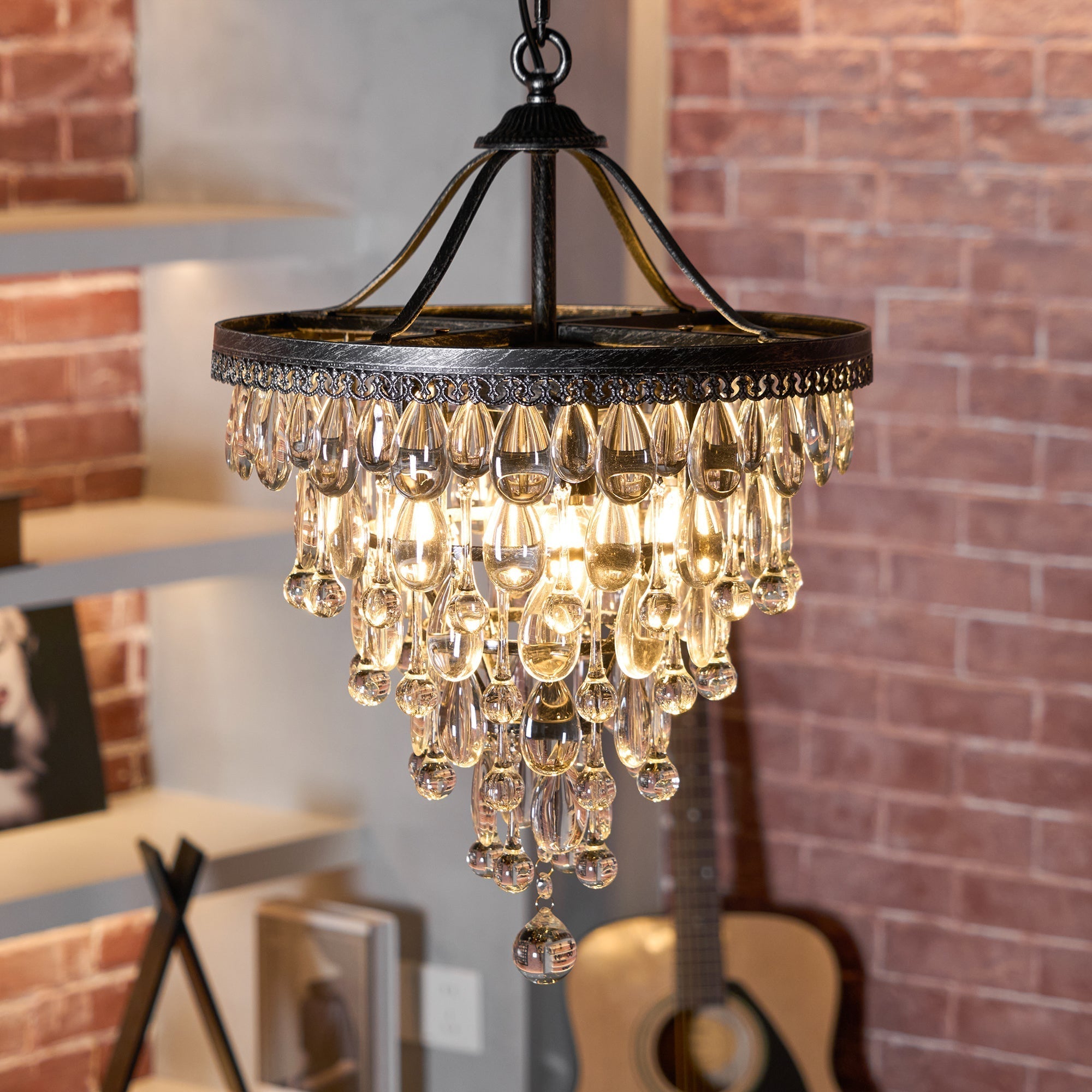 Blink Lustre Unique En Cristal Et Métal En Forme De Pyramide Inversée - Neutralighting