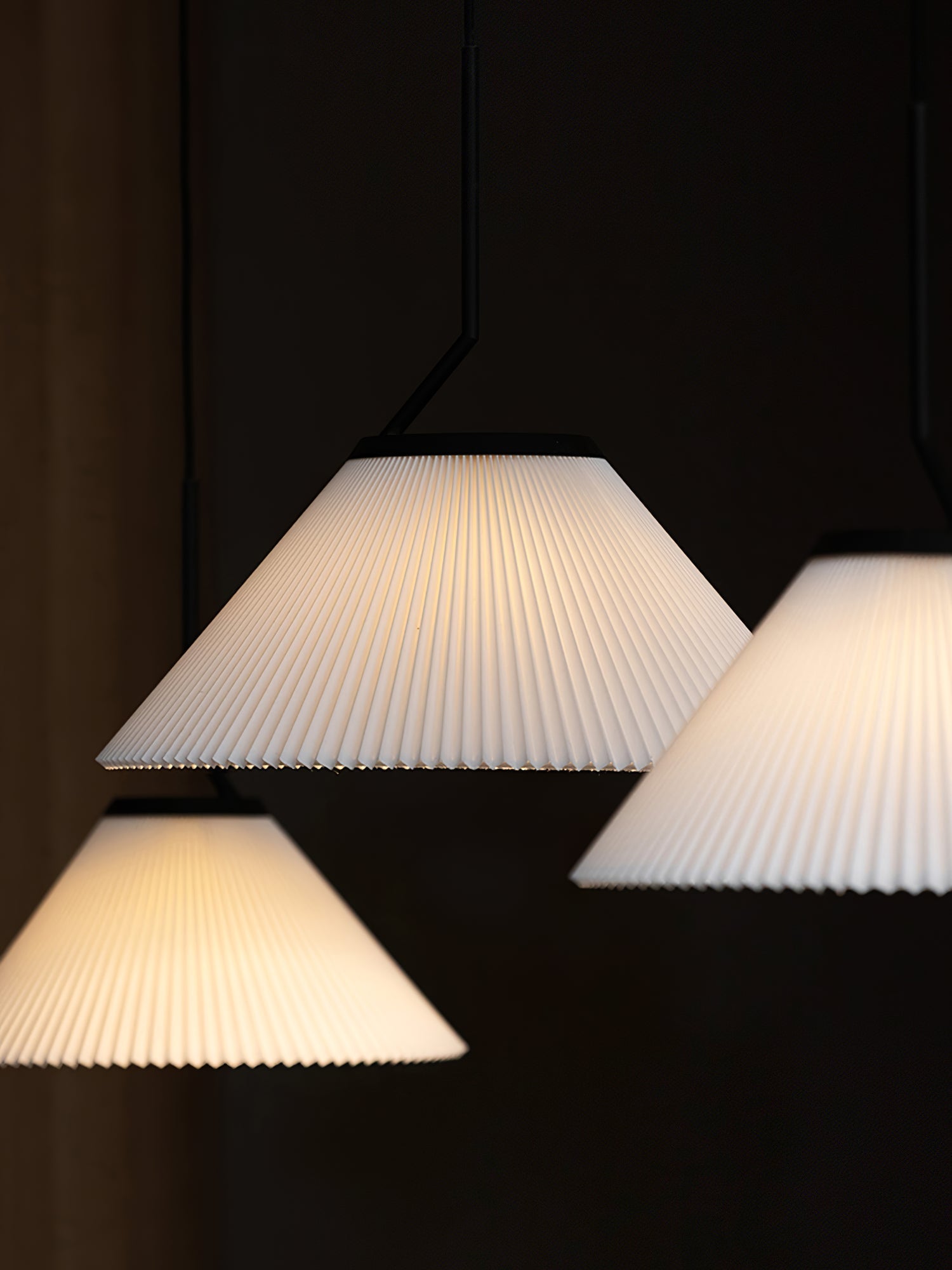 Knell Lampe Pendante en Métal Noir Plastique Plissée Minimaliste Moderne - Neutralighting