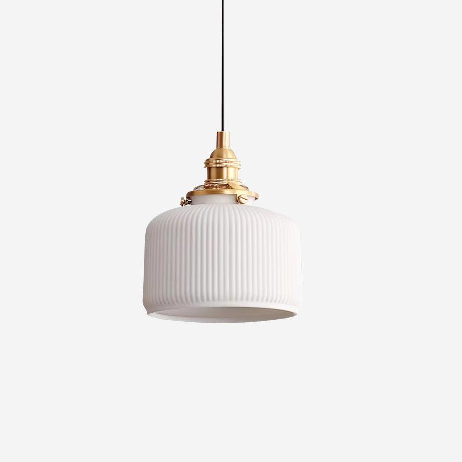 Lustra Suspension avec Abat-jour en Céramique Nervuré et Ferrures Dorées Art - Neutralighting
