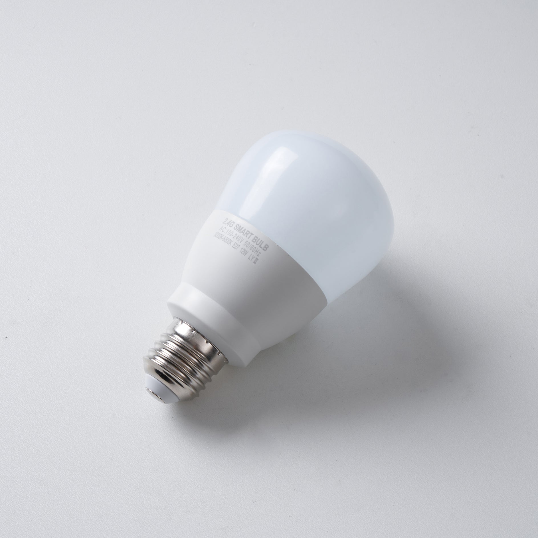 Clad Ampoule LED Dimmable en Verre E27 6W - Neutralighting
