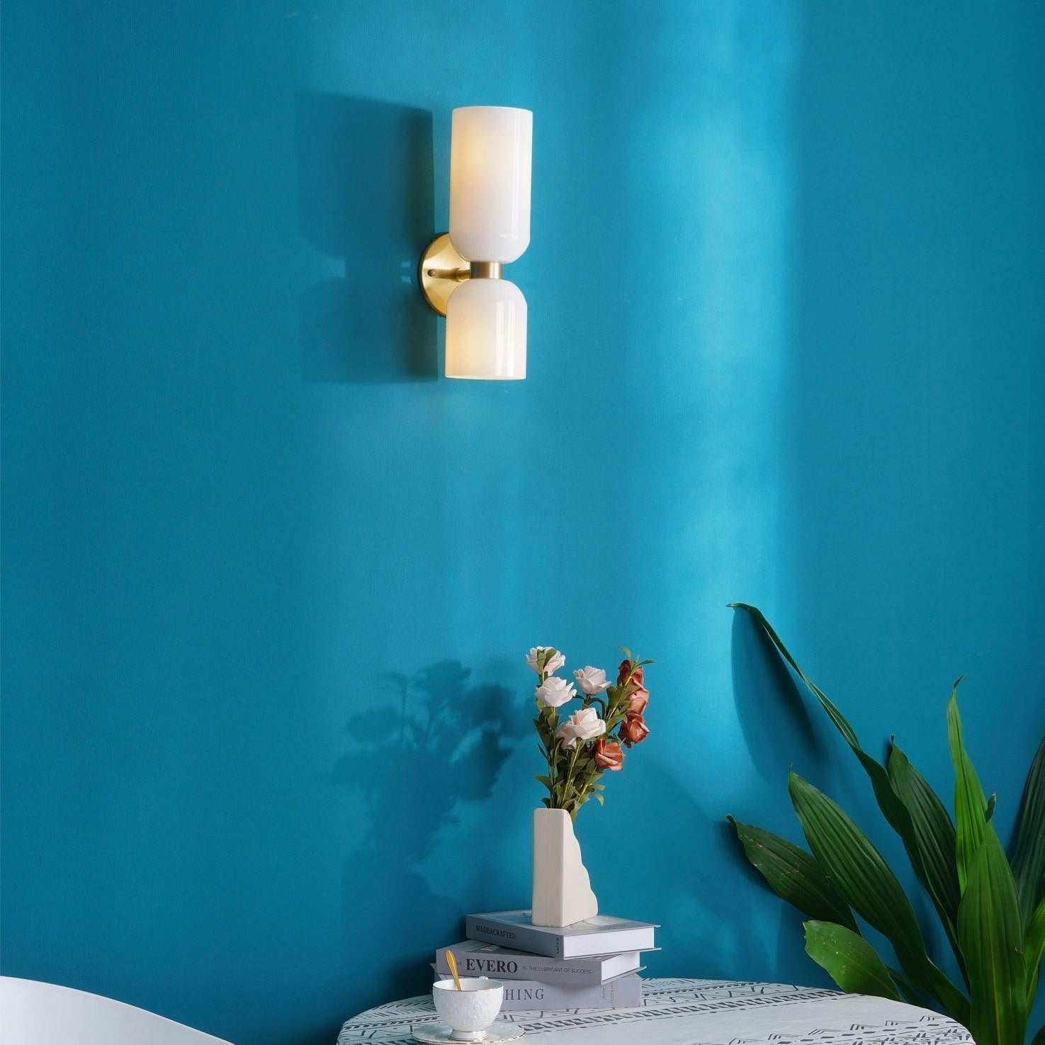 Arisha Double Tête LED Applique Blanc Bleu Métal Verre Chambre à Coucher - Neutralighting