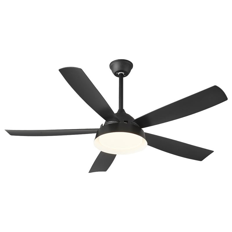 Plafonnier ventilateur Orvino en bois avec sa source lumineuse allumée