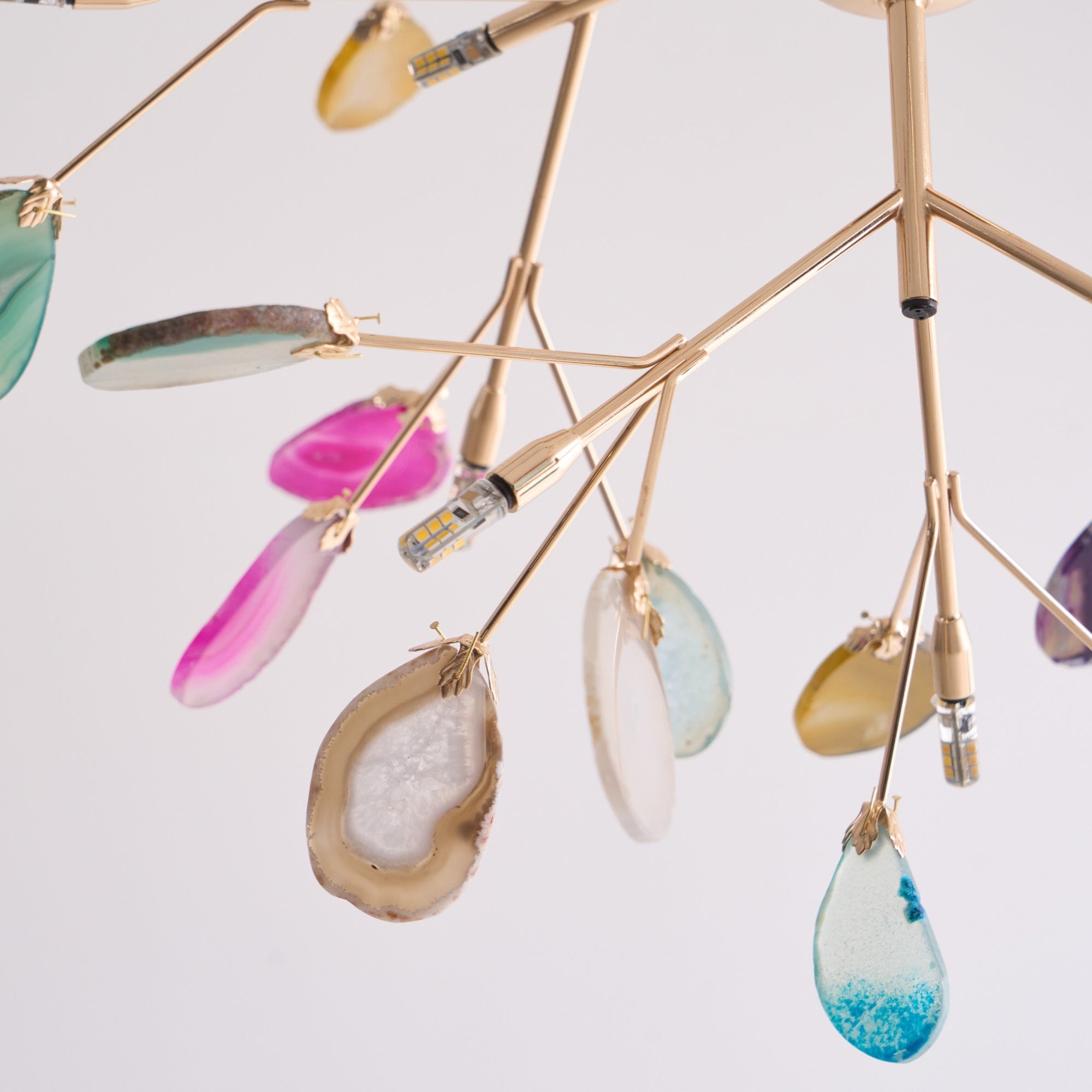 Lustra Chandelier Feuille Colorée Bras Dorés - Neutralighting